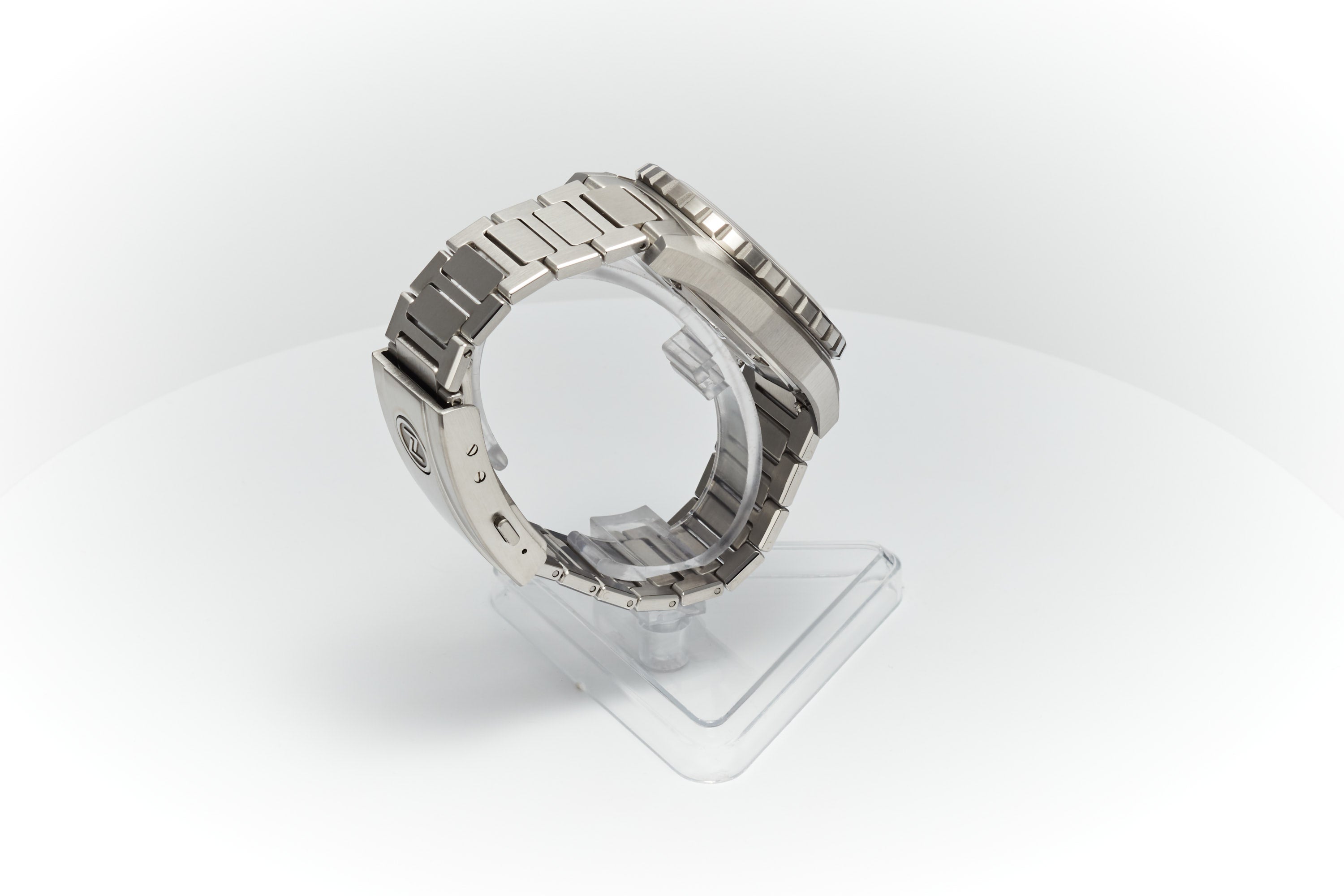 Thresher 44mm 'Ember'