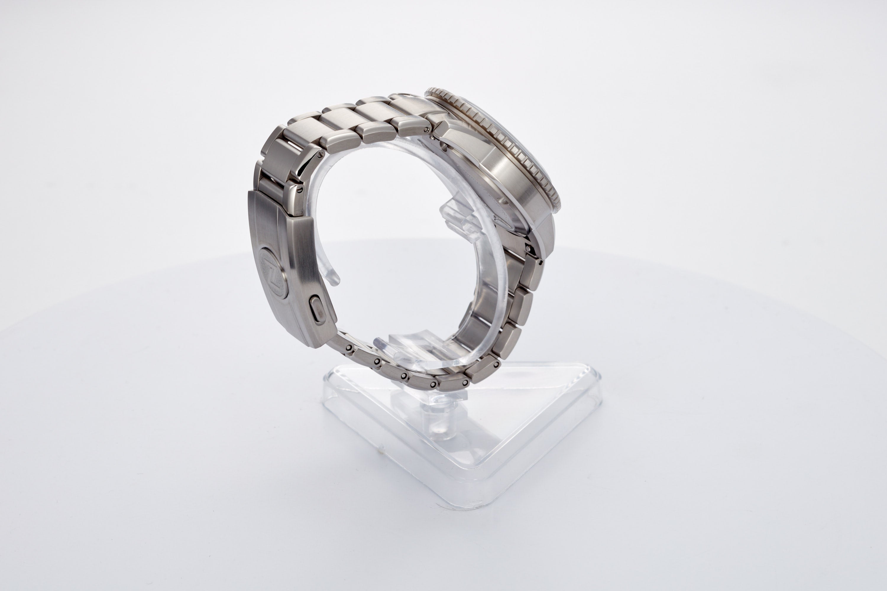 Mako 300m GMT MOP