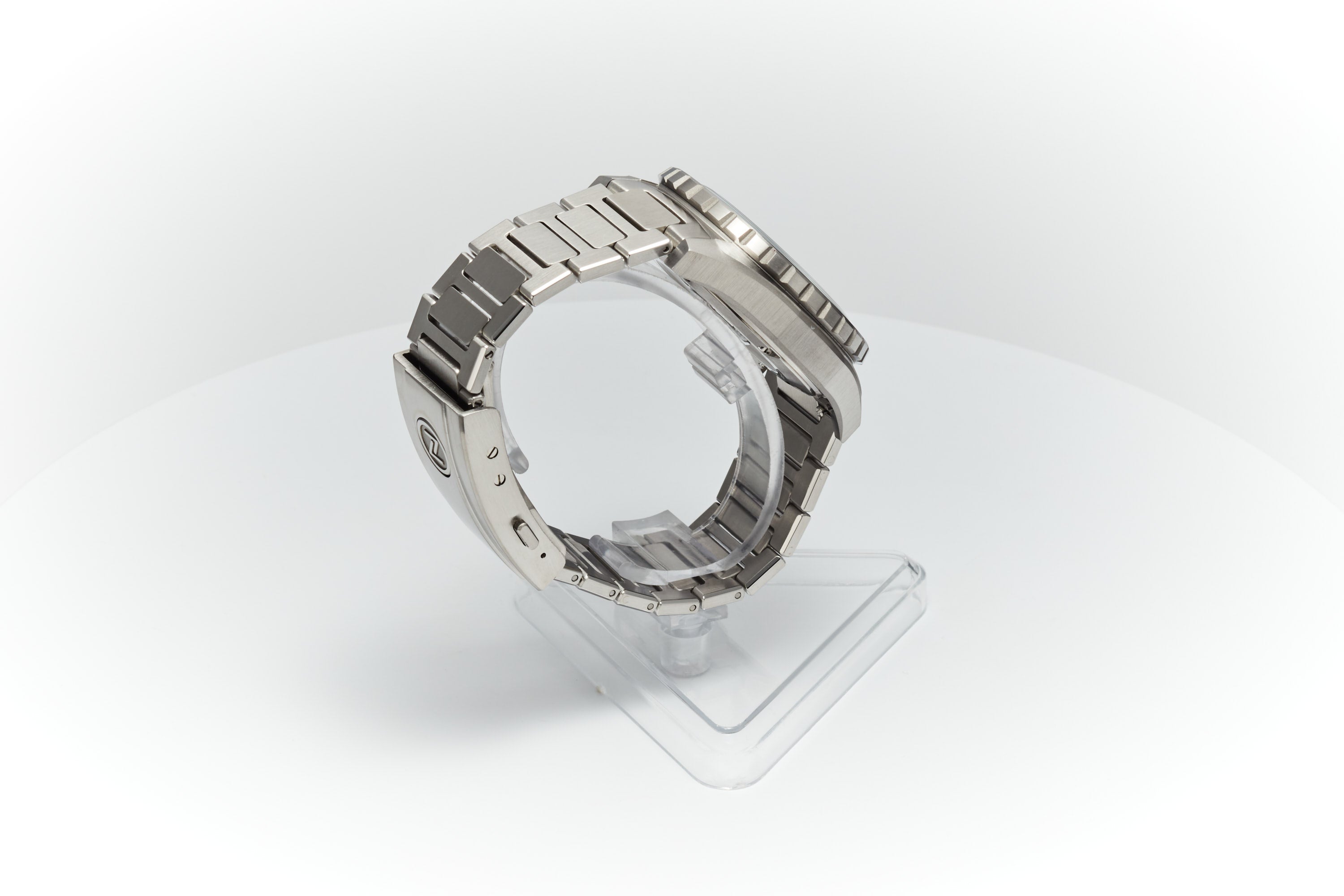 Thresher 44mm 'Azure'