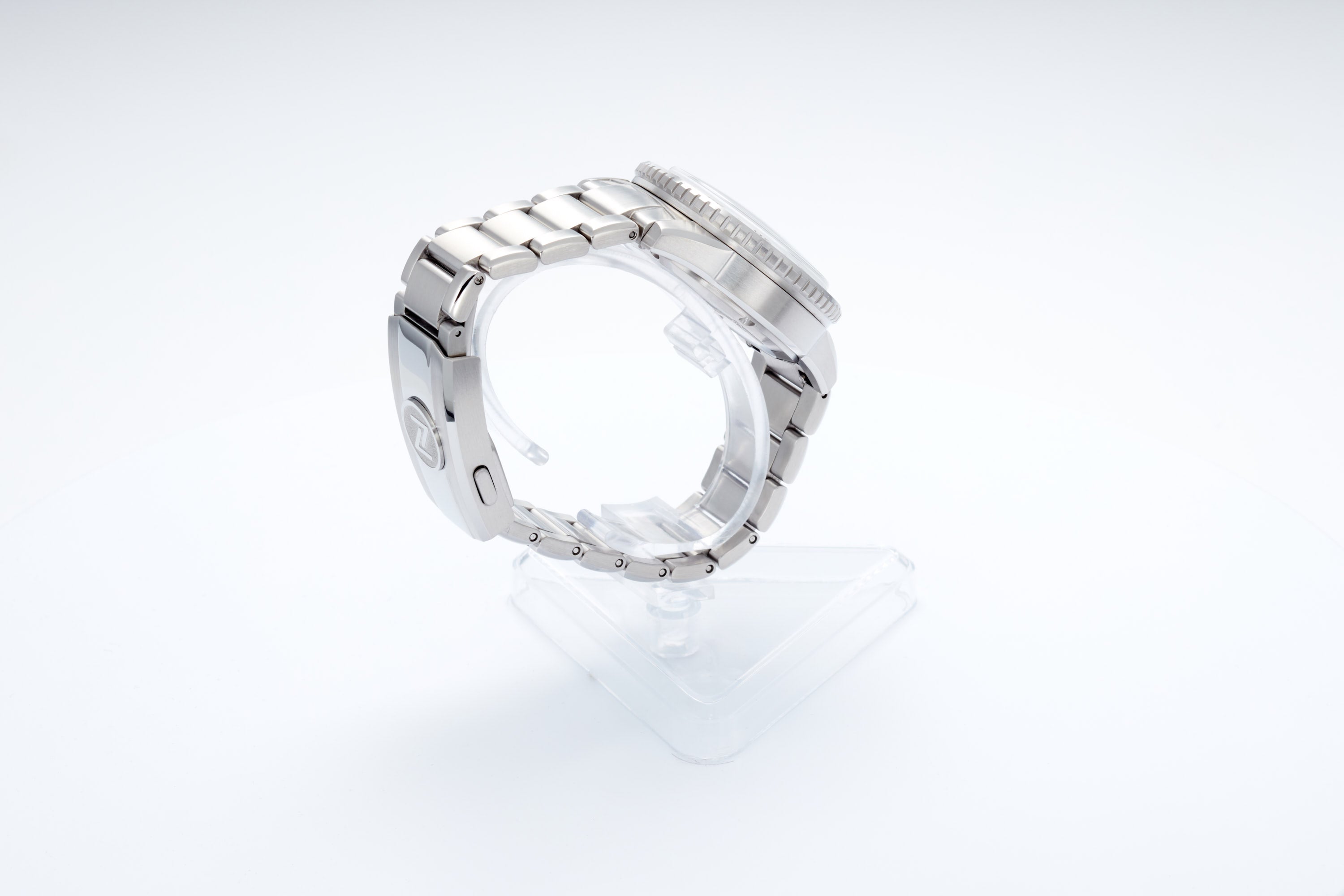 Mako 300m GMT 'Frost'