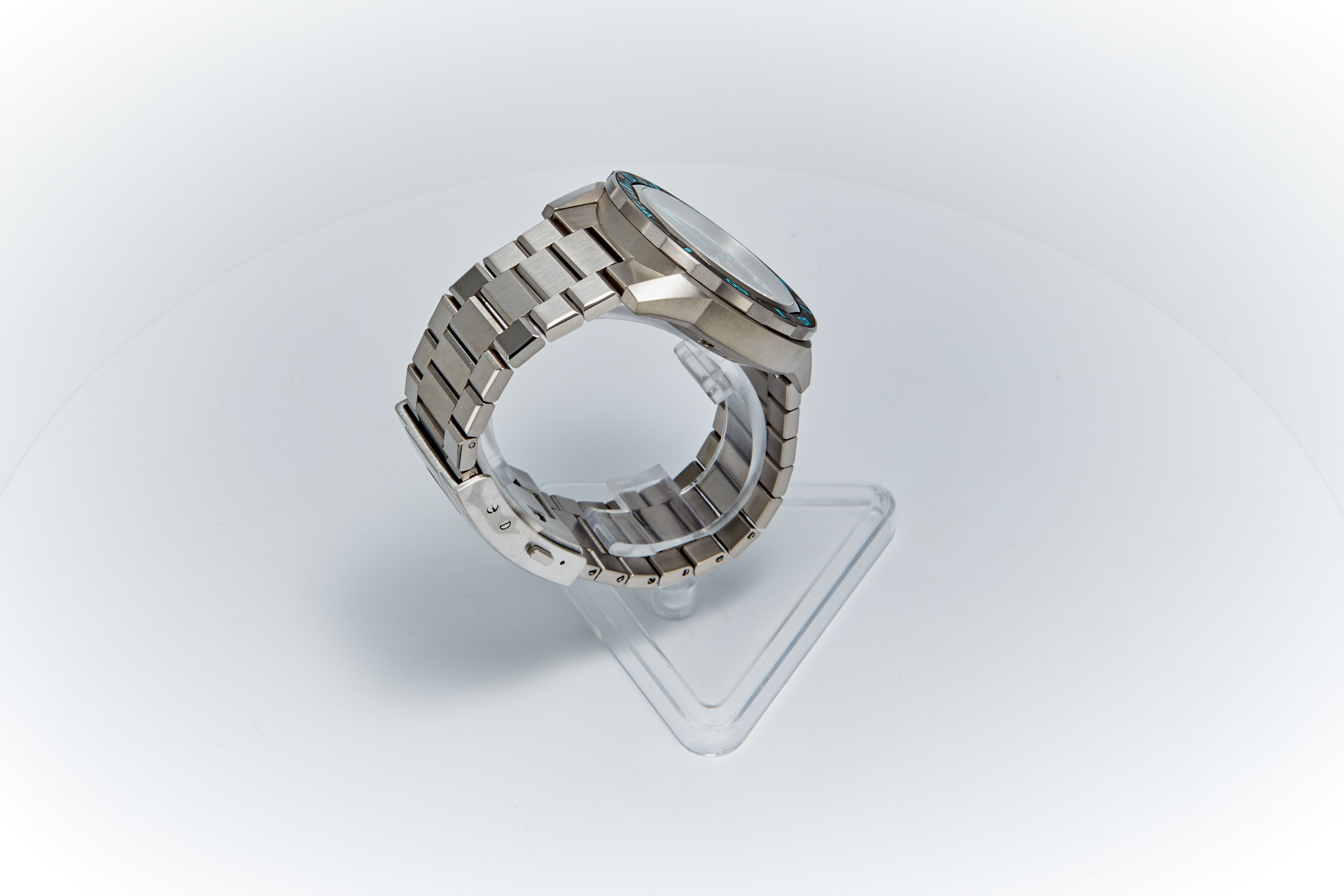 Swordfish 42mm Ti 'Carbon'
