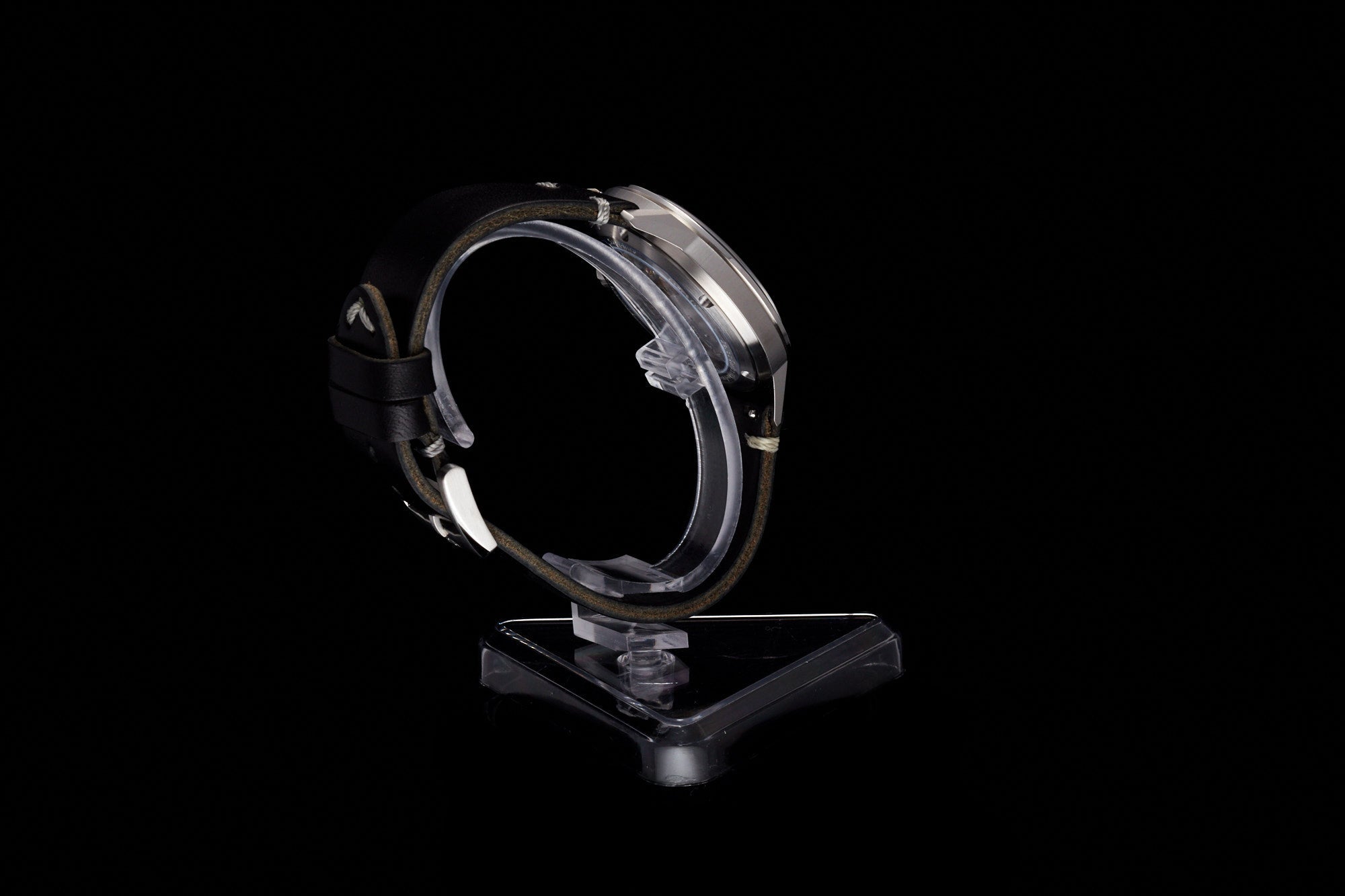 Comet 39mm 'Tuxedo'