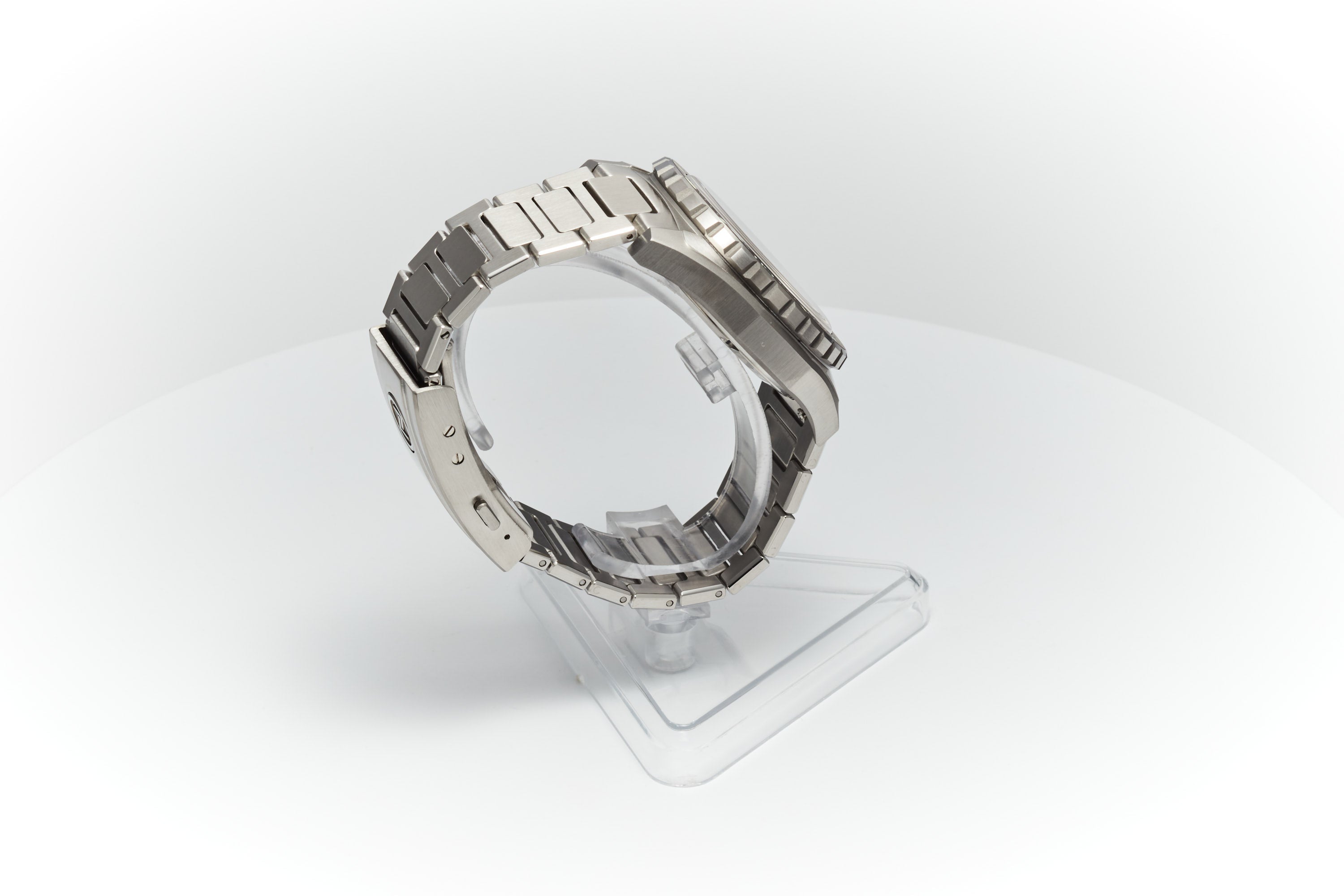 Thresher 44mm 'Agate'