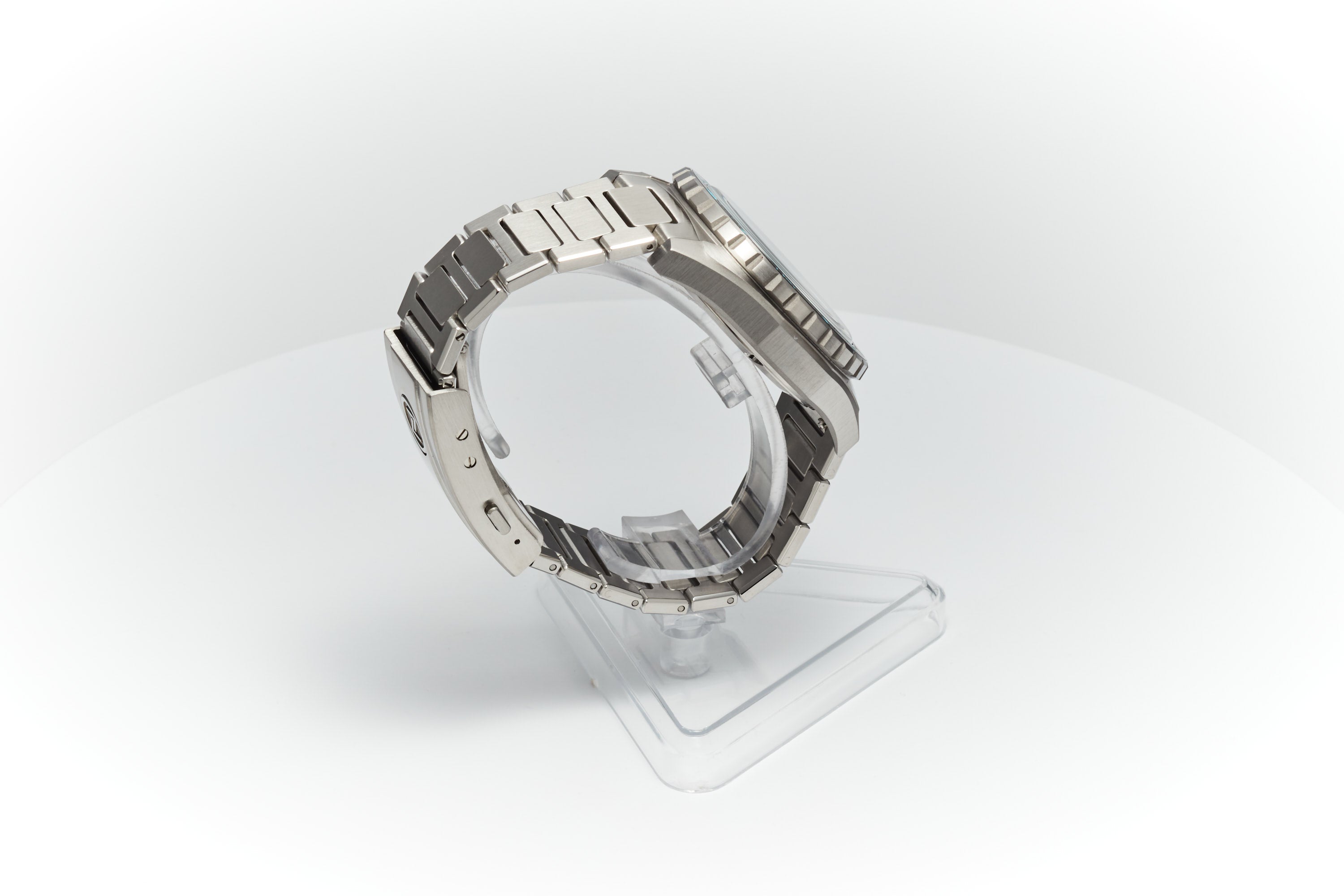 Thresher 44mm 'Azure'