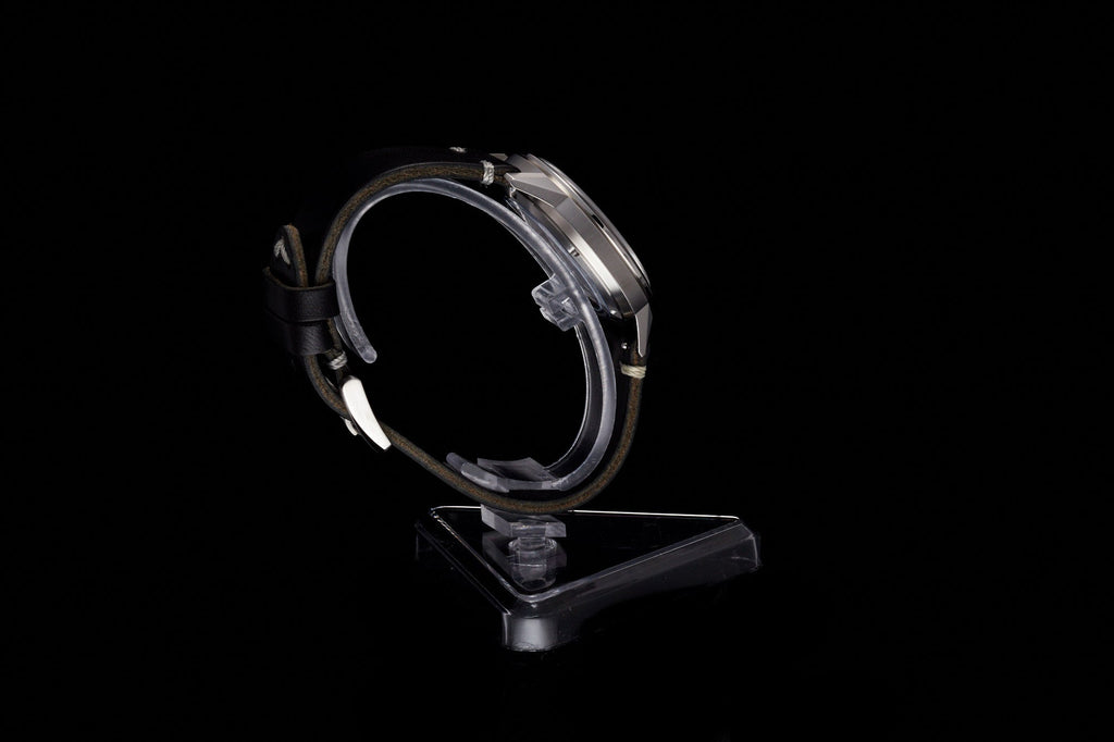 Comet 39mm 'Tuxedo'