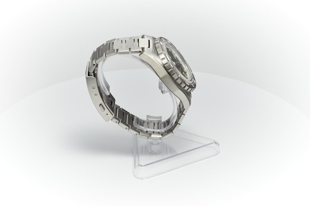 Thresher 44mm 'Hammered Grey'