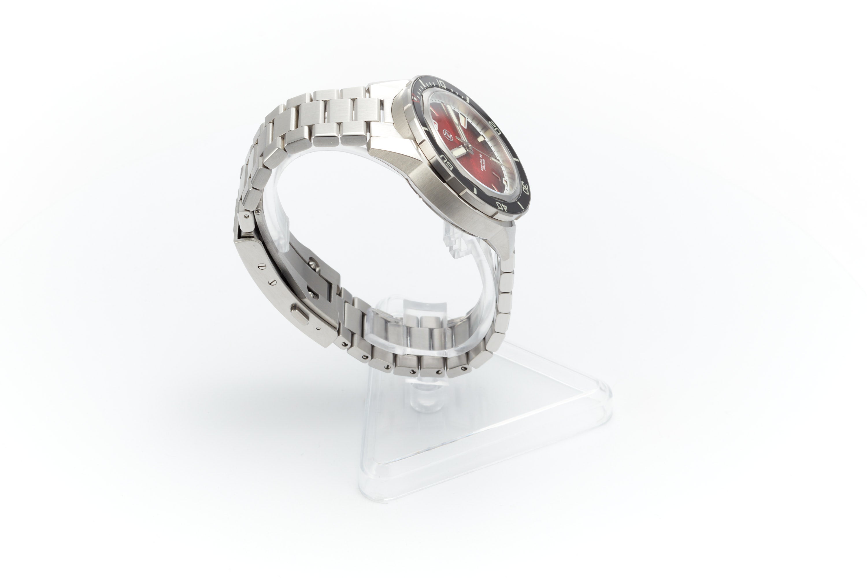 Swordfish 40mm SS 'Crimson Red'