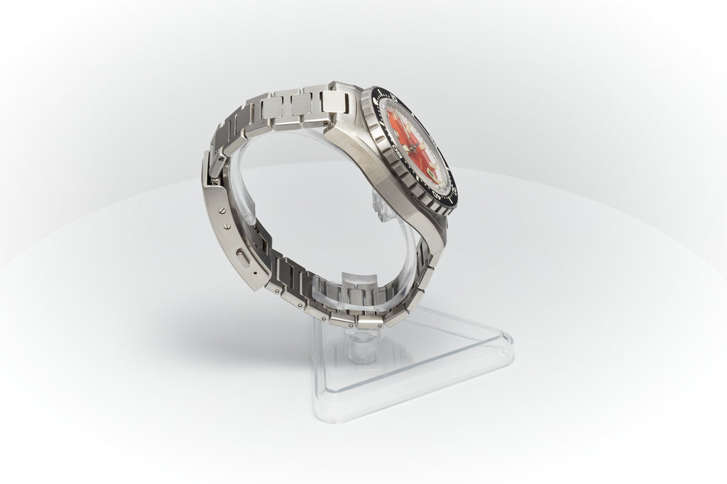 Thresher 44mm 'Agate'