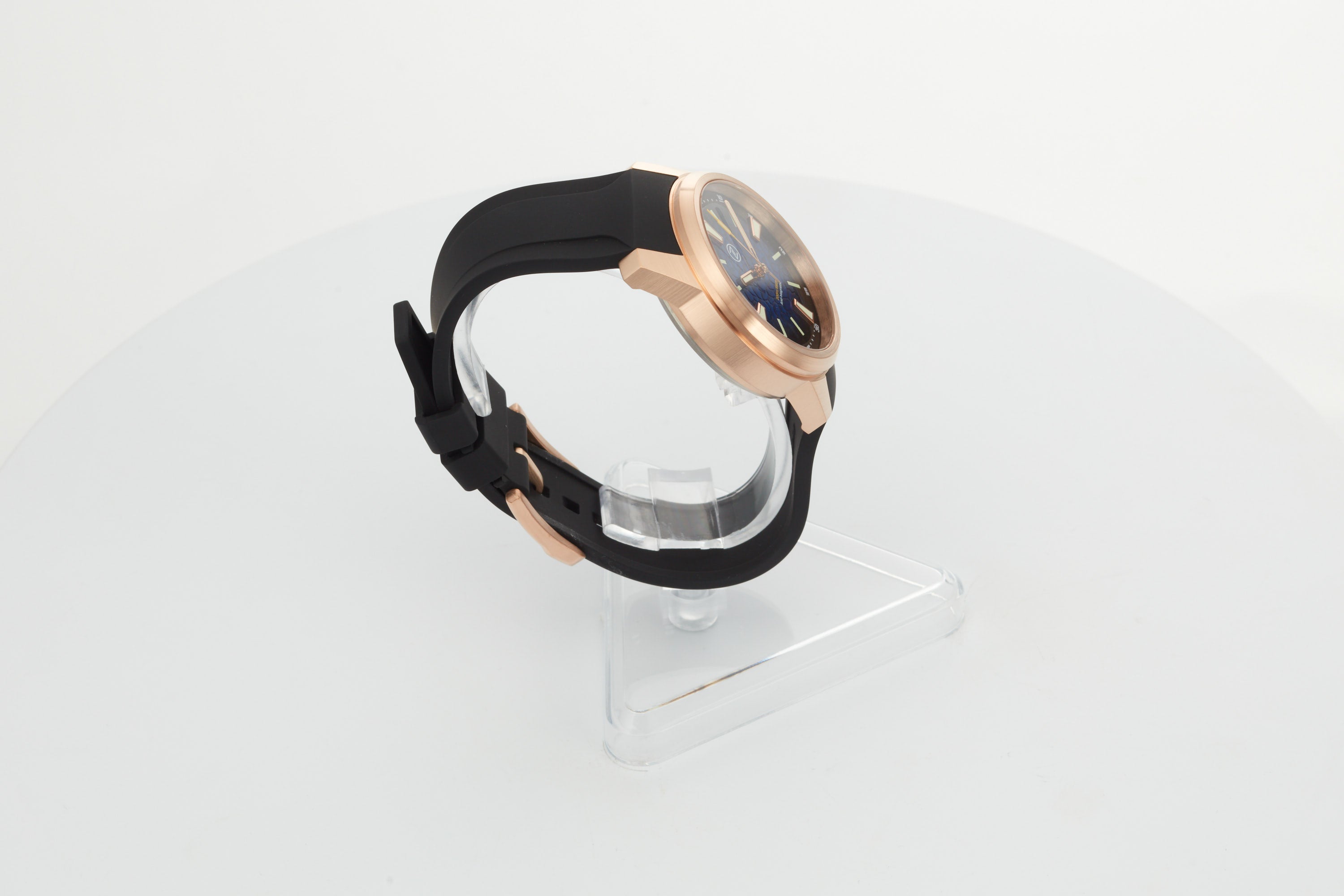 Aurora Field 38mm Br 'Hammered Blue'