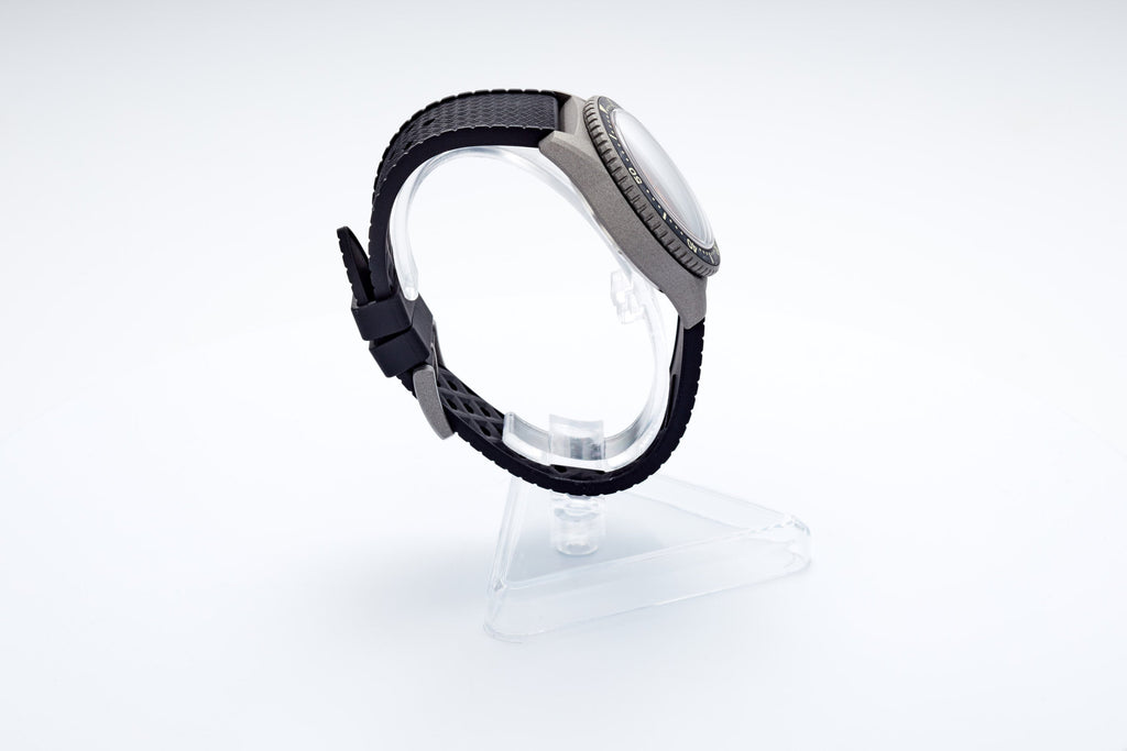 Mako 300m Diver 'Cerakote Carbon'