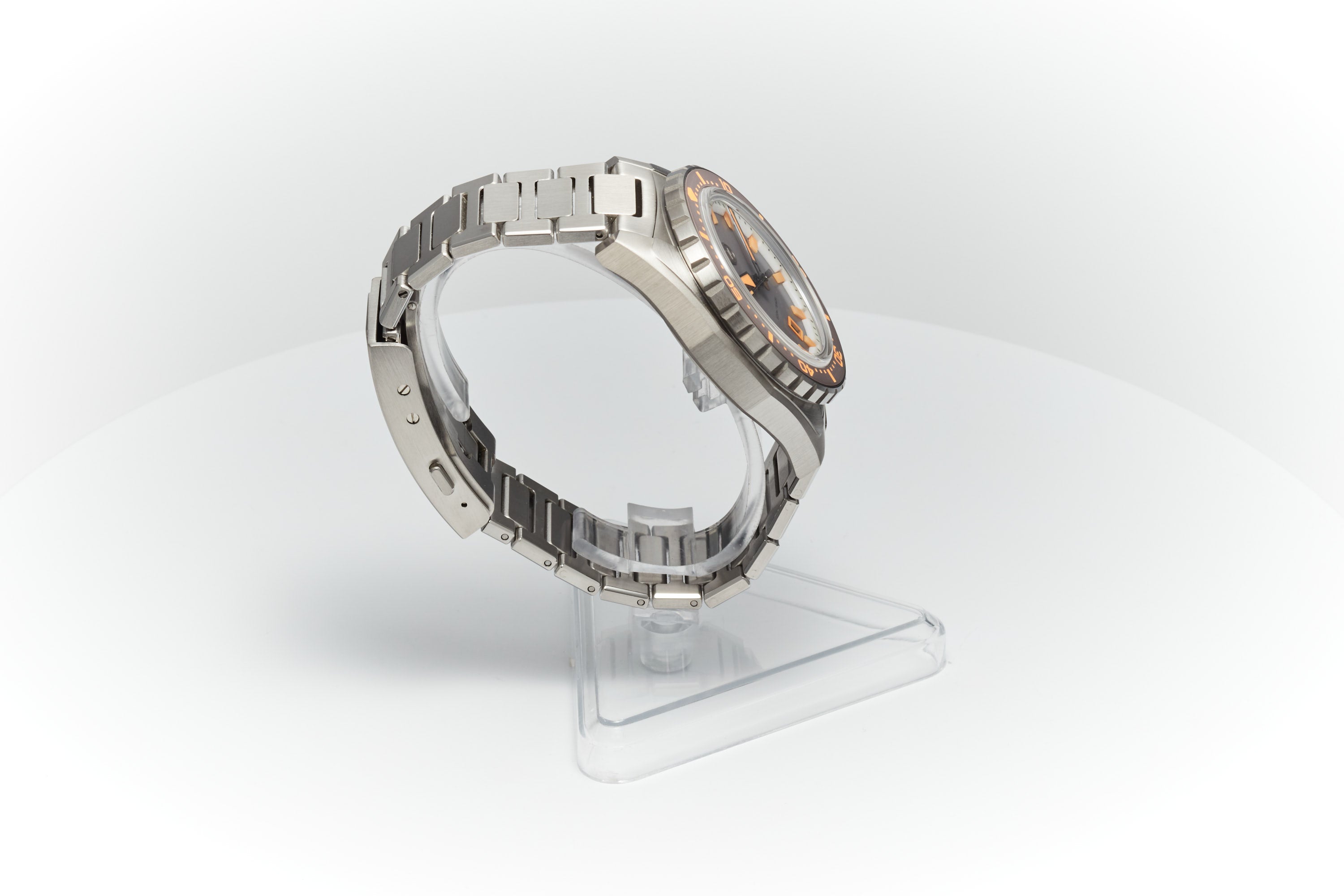 Thresher 44mm 'Ember'