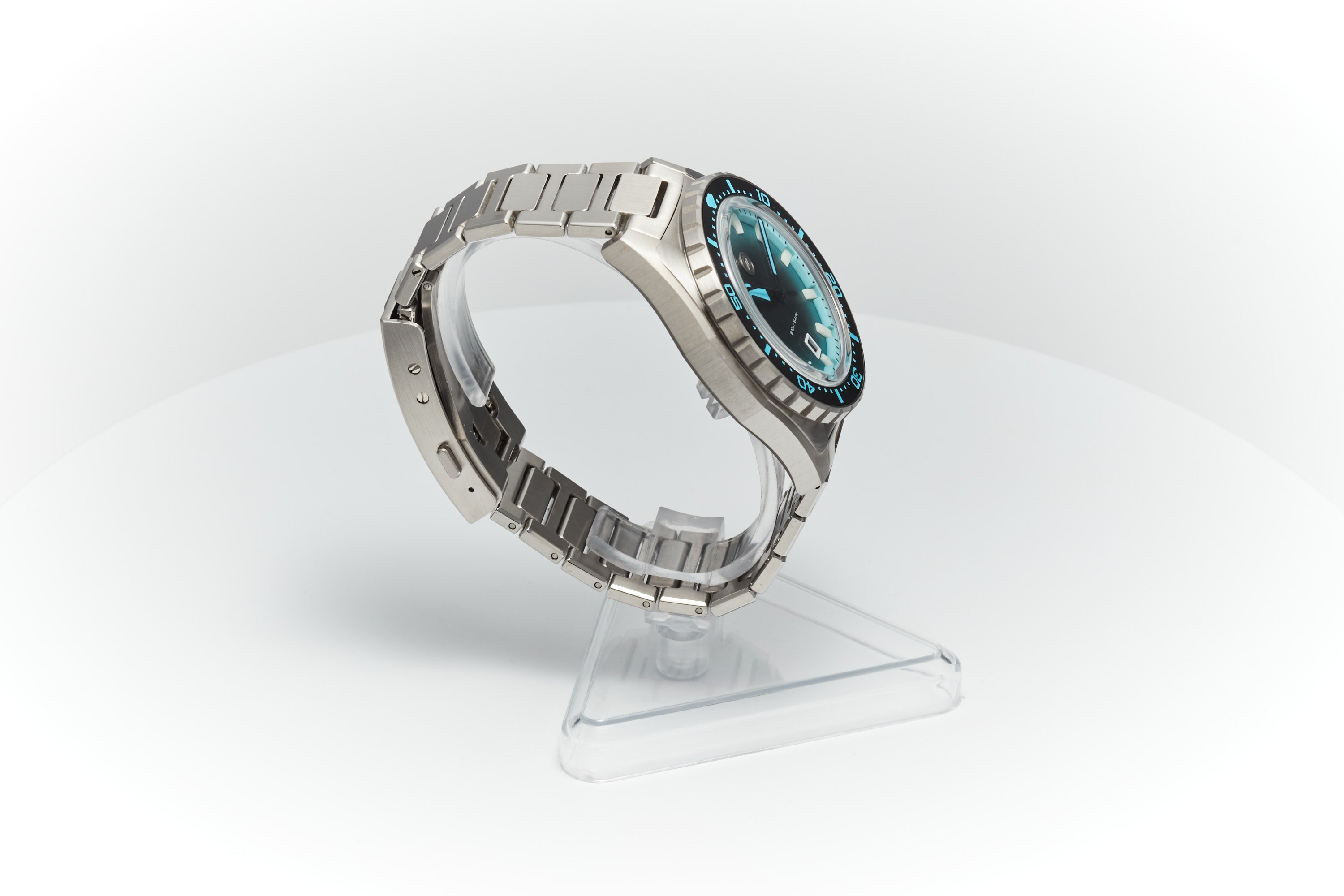 Thresher 44mm 'Azure'