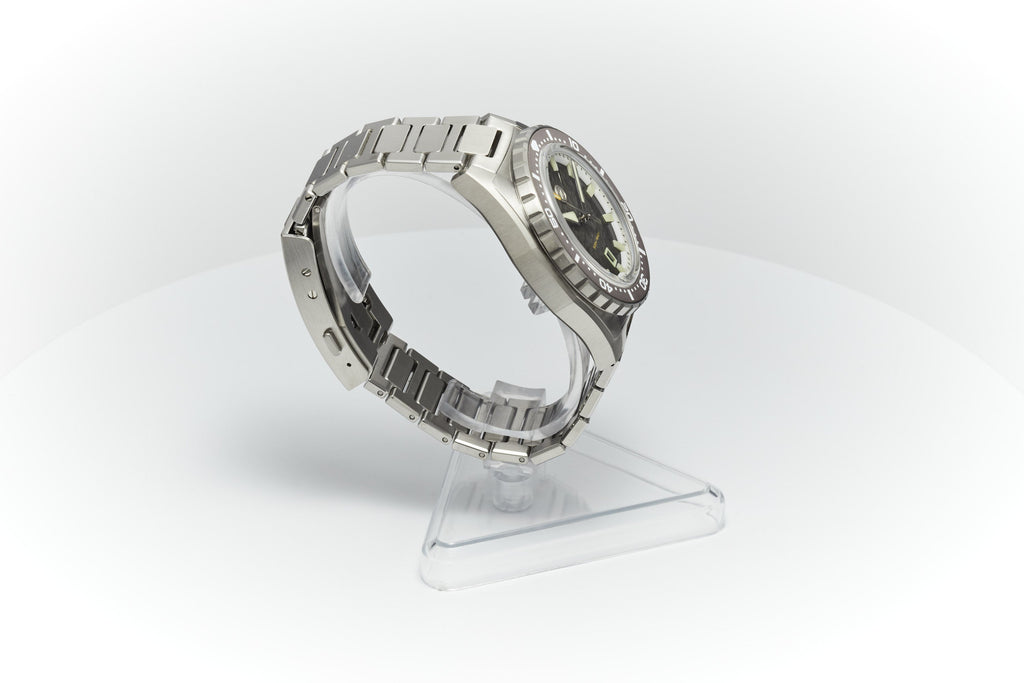 Thresher 44mm 'Hammered Grey'