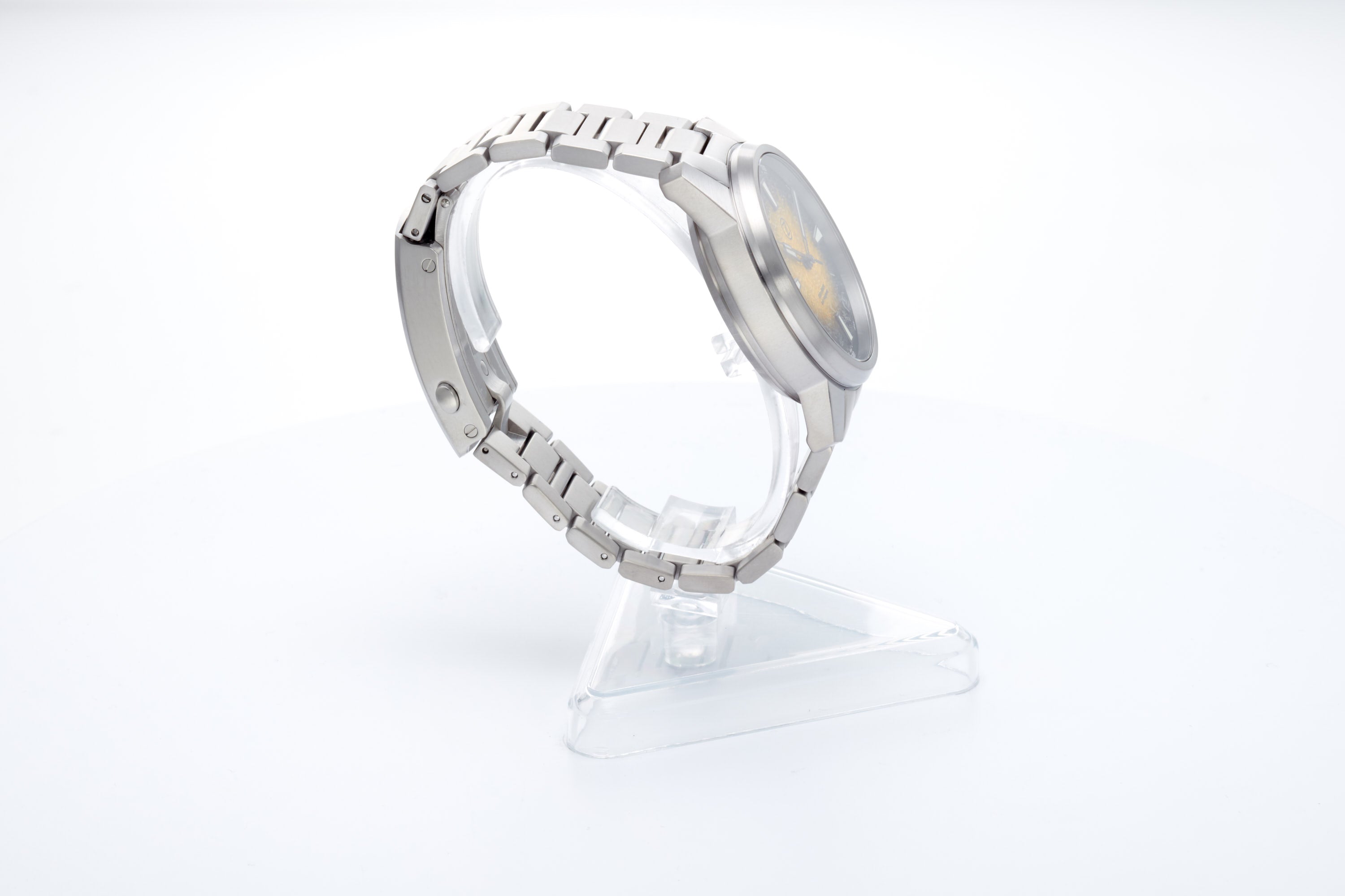 Aurora Field 42mm Ti 'Hammered Yellow'