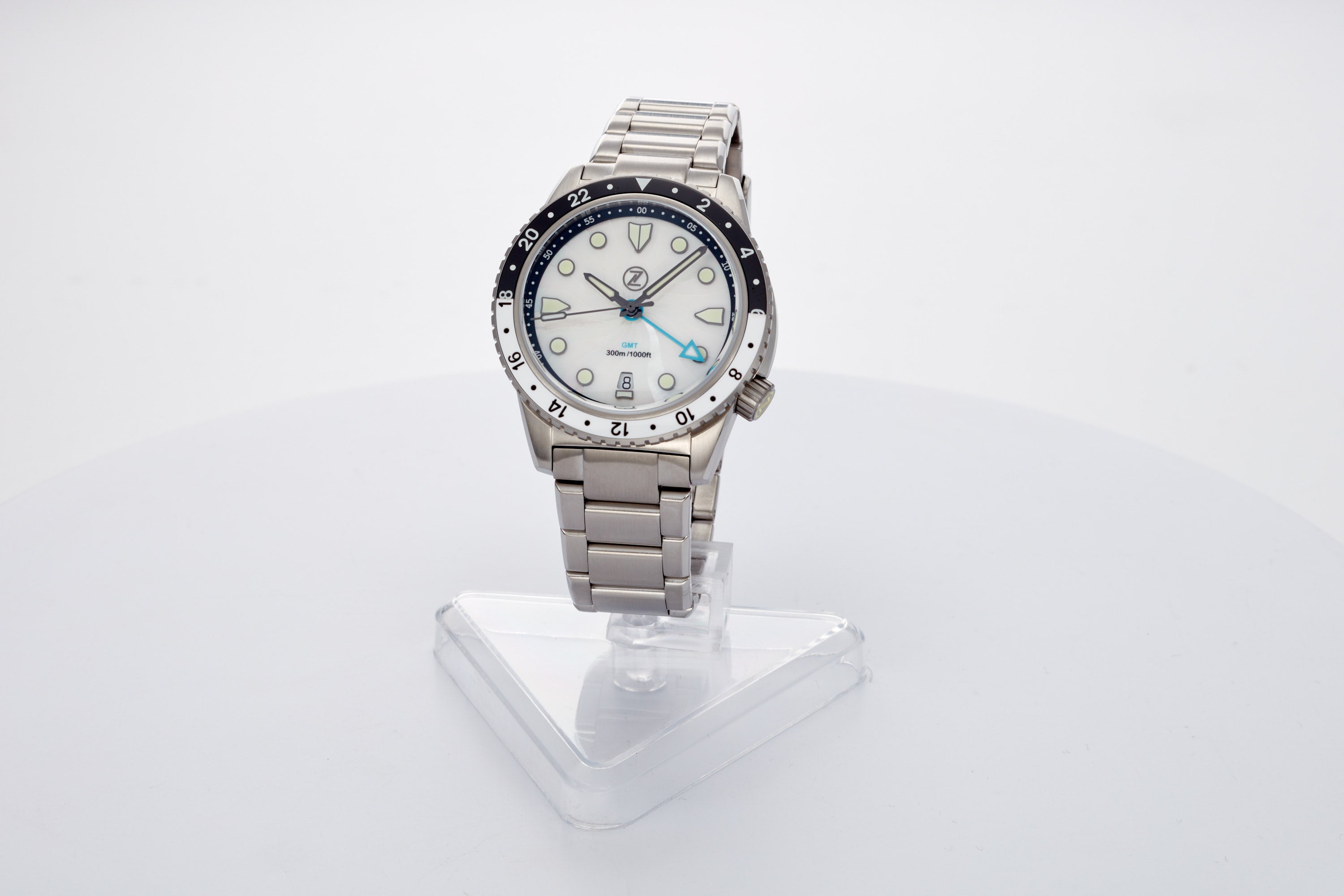 Mako 300m GMT MOP