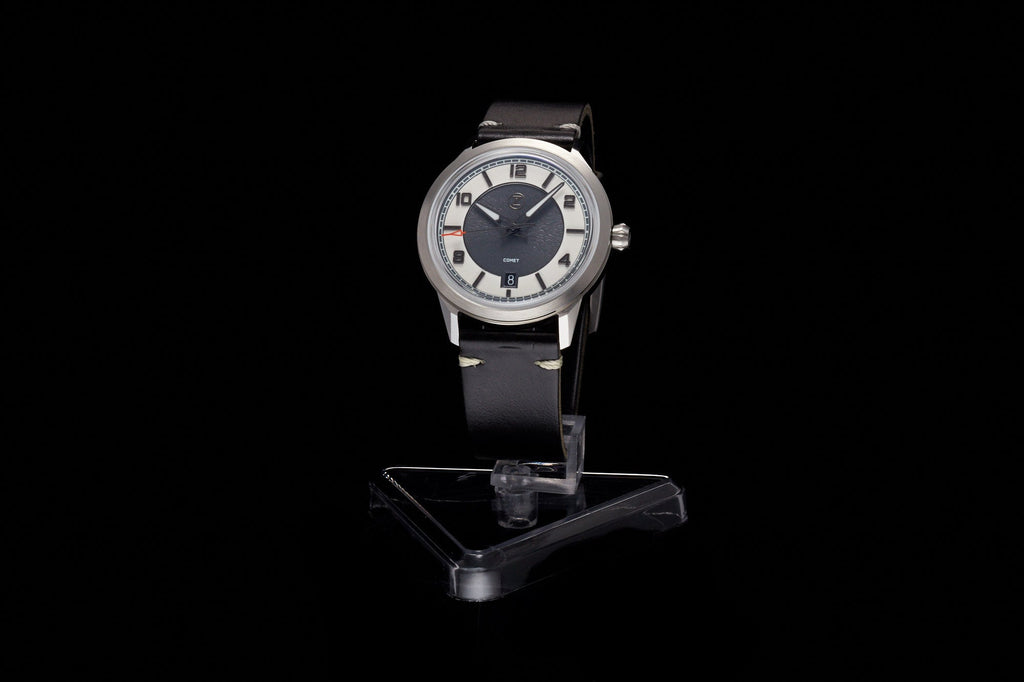 Comet 39mm 'Tuxedo'