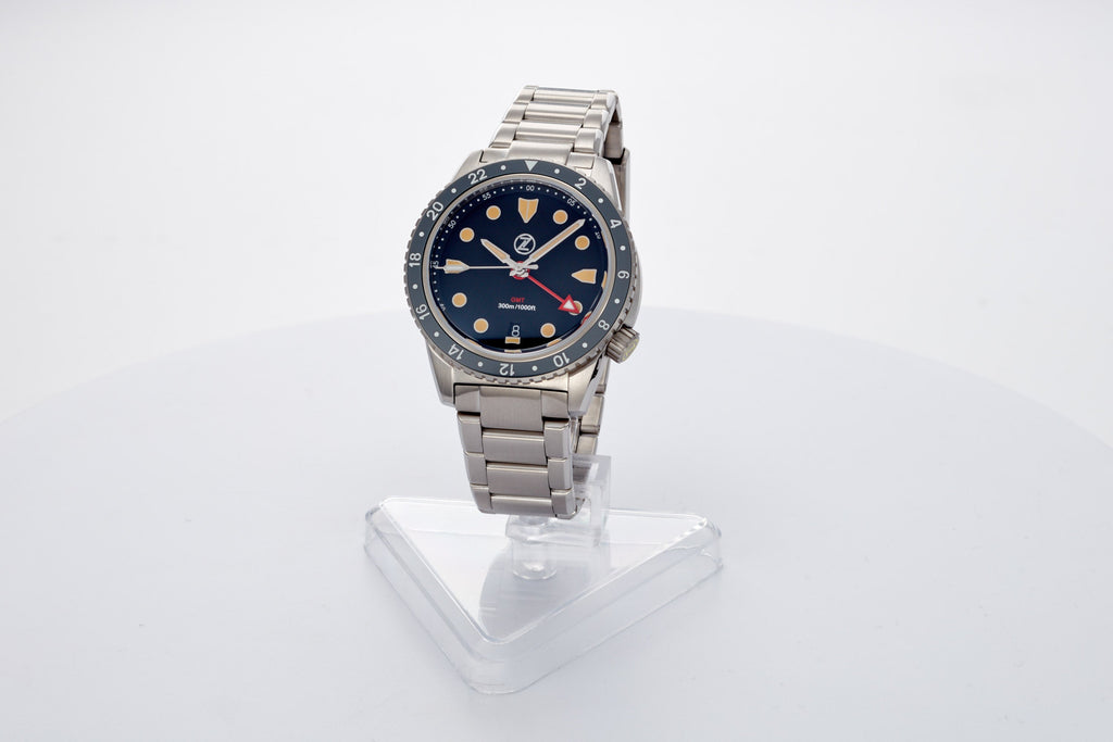 Mako 300m GMT 'Vintage Black'