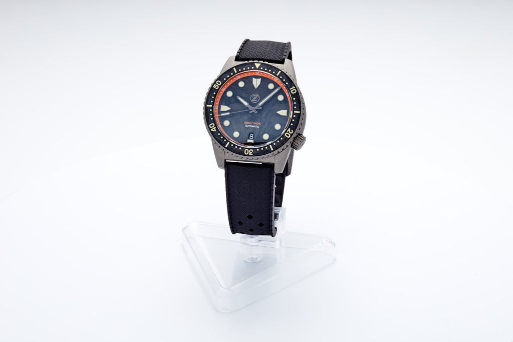 Mako 300m Diver 'Cerakote Carbon'