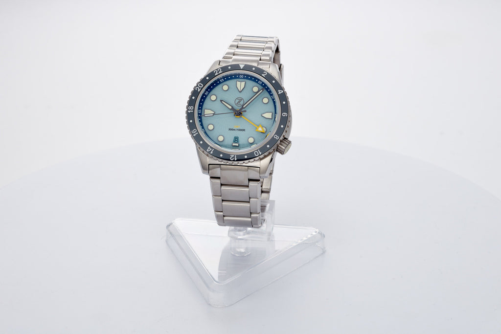 Mako 300m GMT 'Sky Blue'