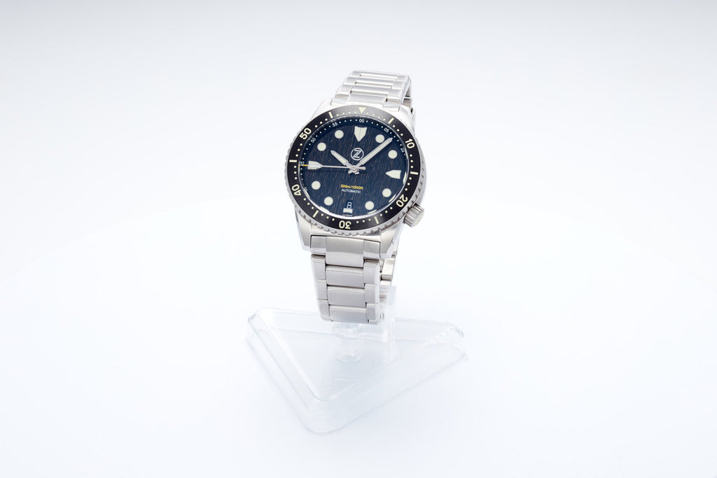 Mako 300m Diver 'Raindrop Carbon'