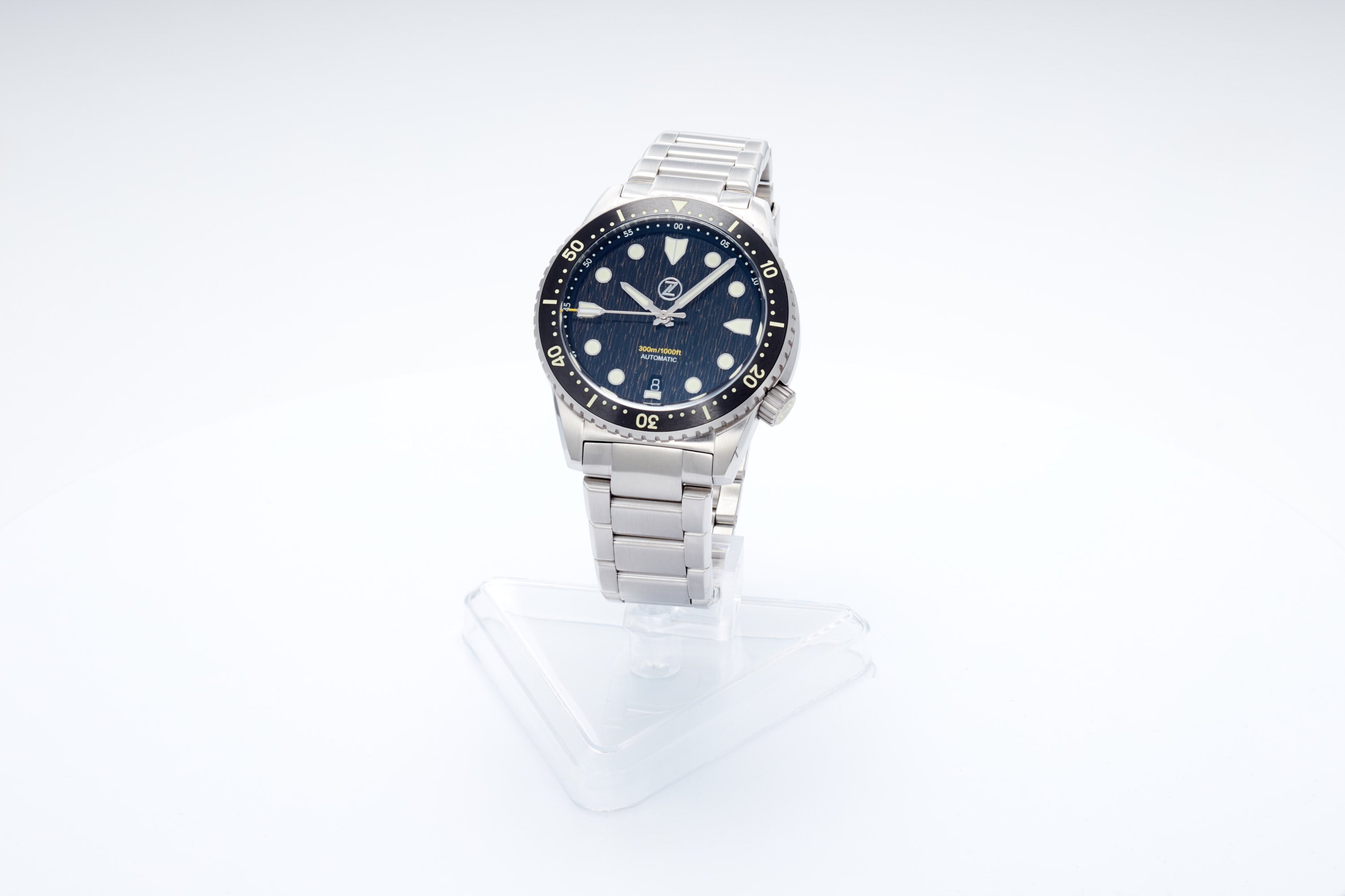 Mako 300m Diver 'Raindrop Carbon'