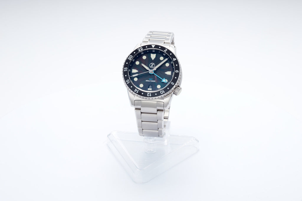 Mako 300m GMT 'Mosaic MOP'