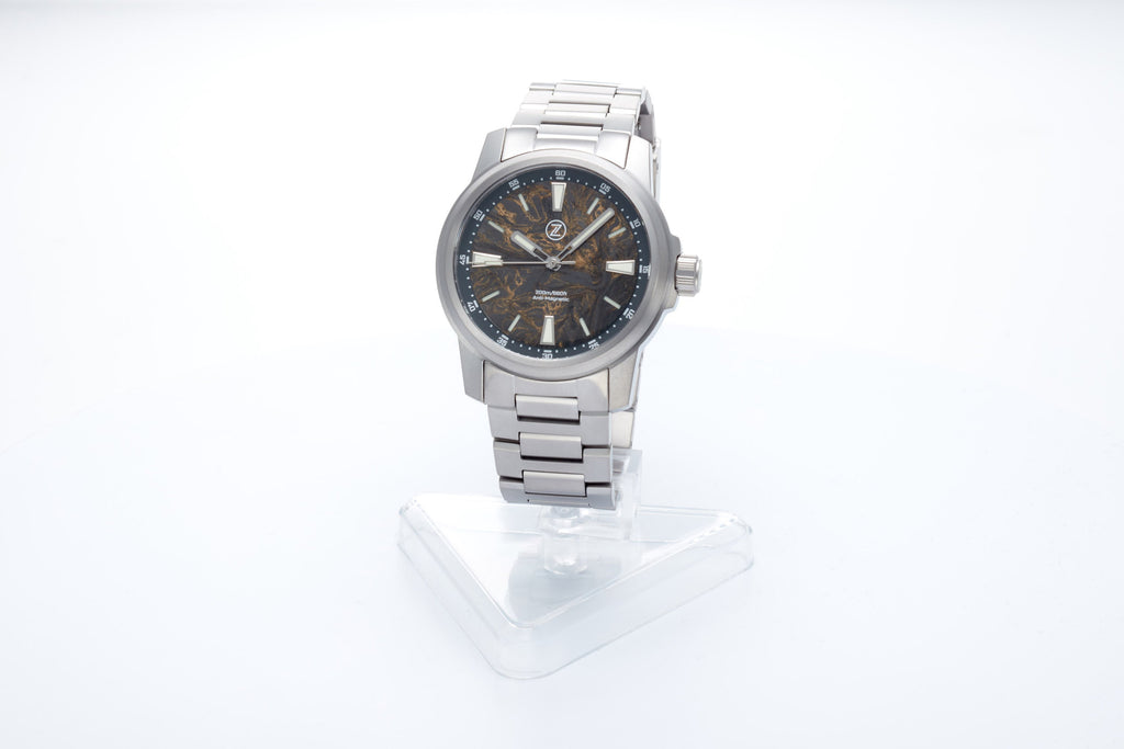 Aurora Field 42mm Ti 'Gold Carbon'
