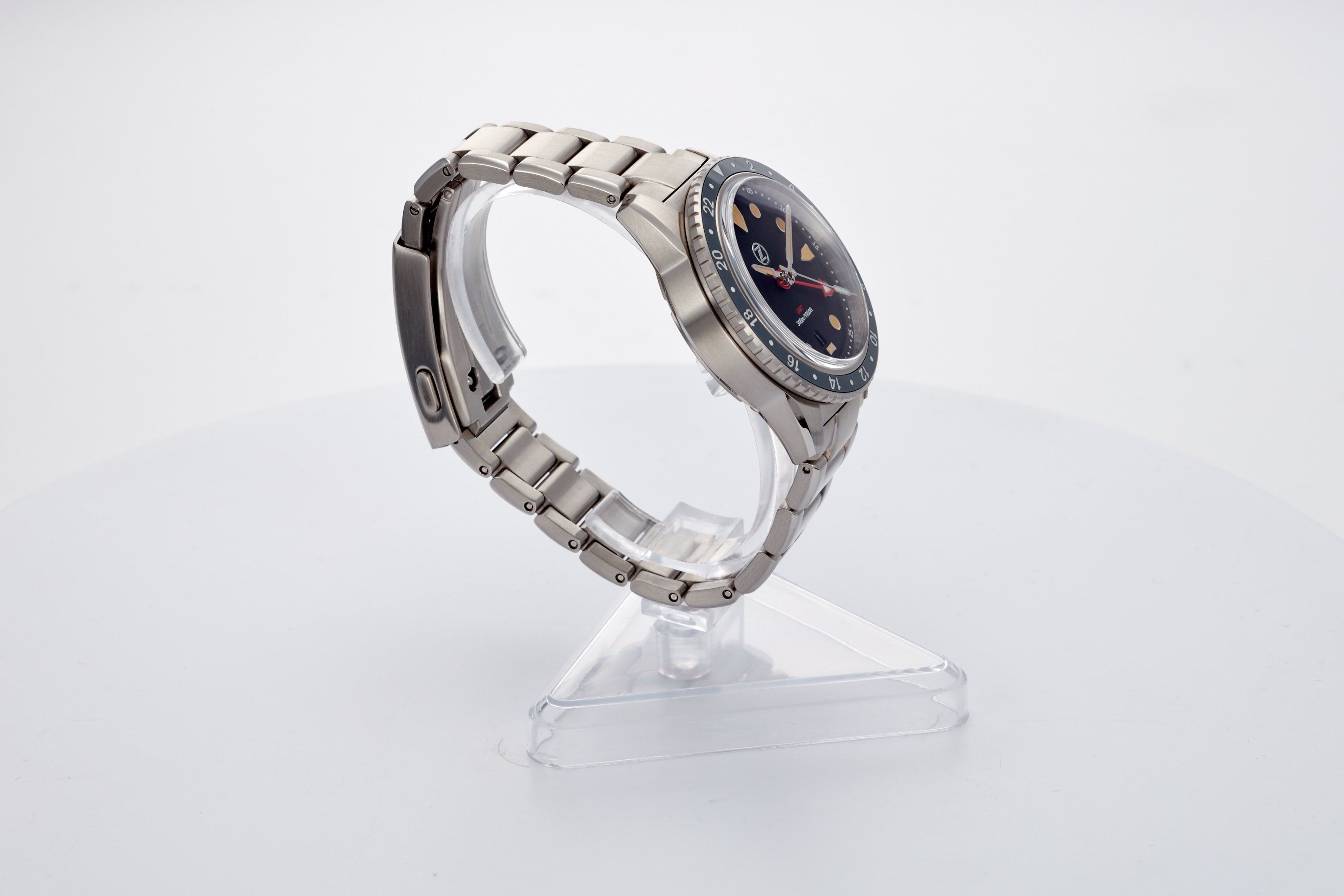 Mako 300m GMT 'Vintage Black'
