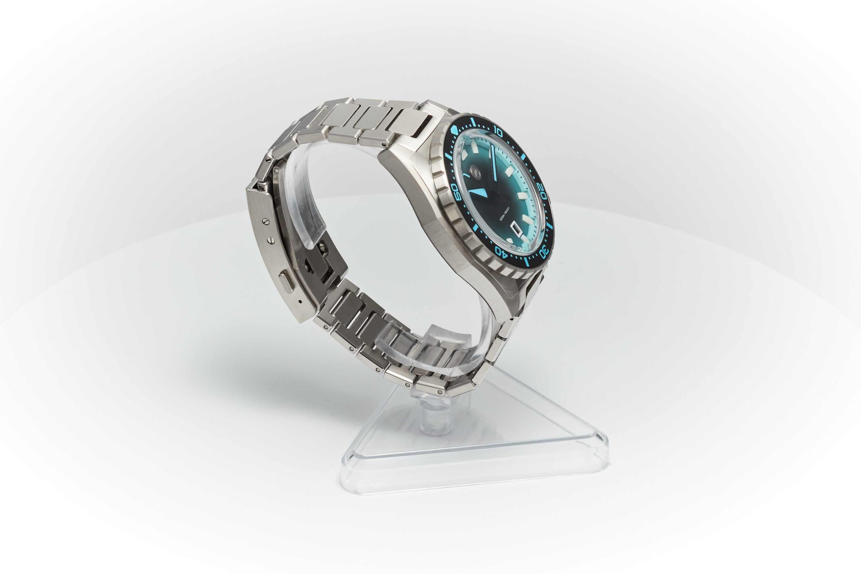 Thresher 44mm 'Azure'