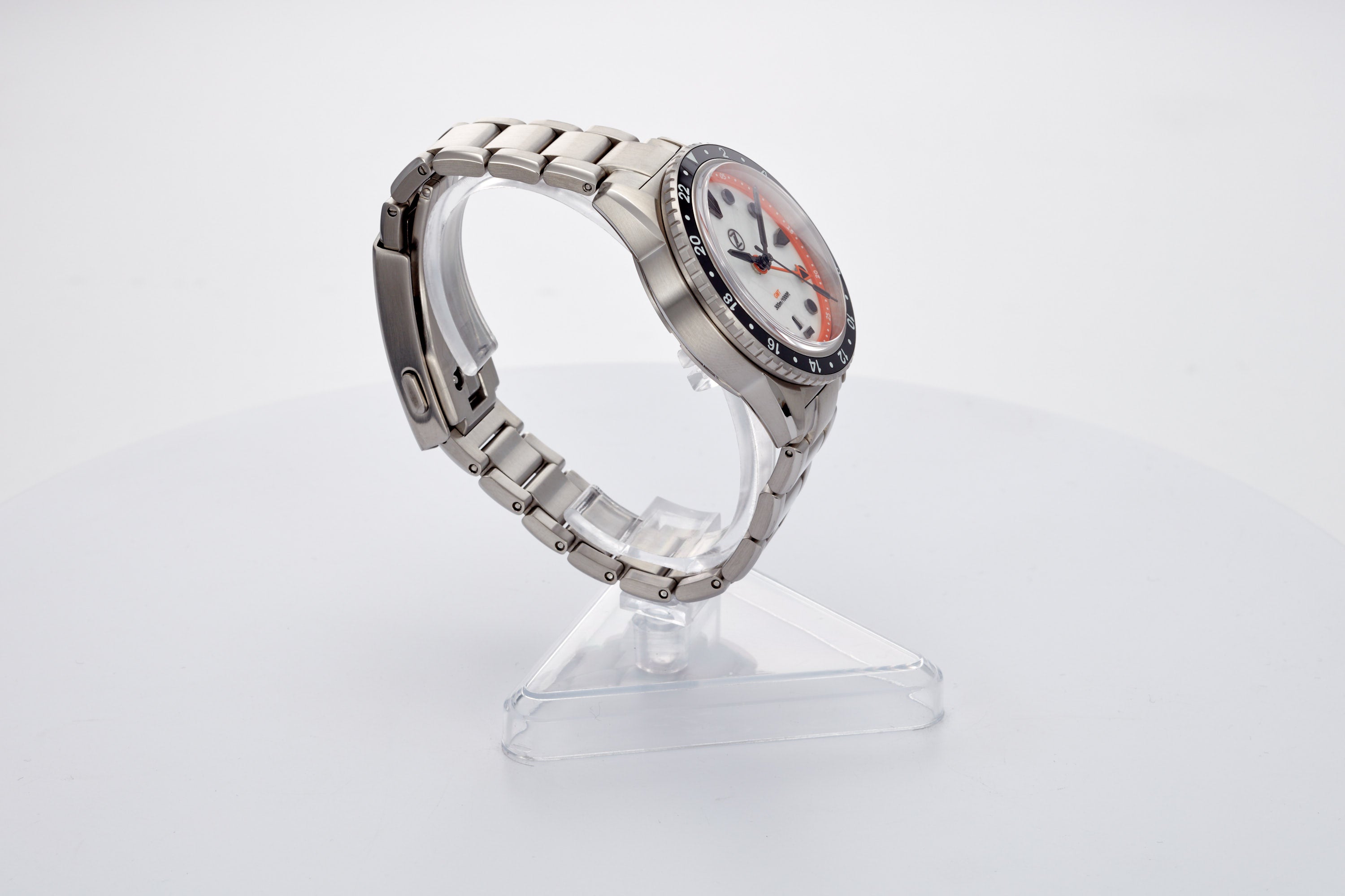 Mako 300m GMT 'Cracked Ice'