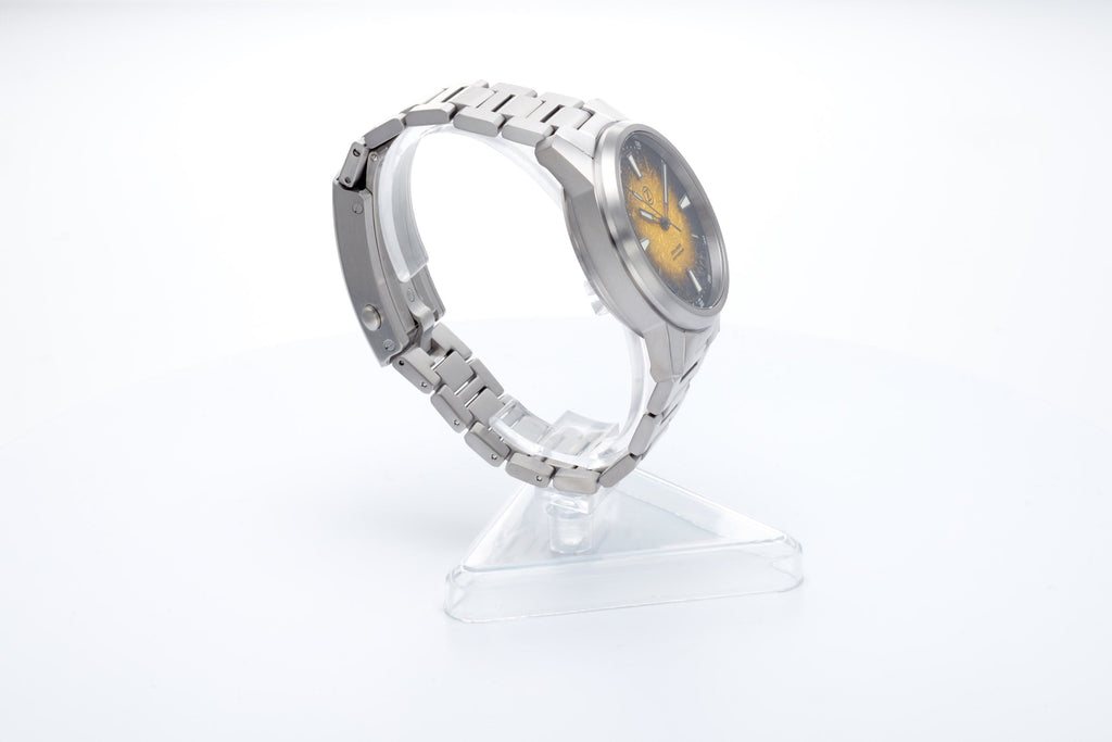 Aurora Field 42mm Ti 'Hammered Yellow'