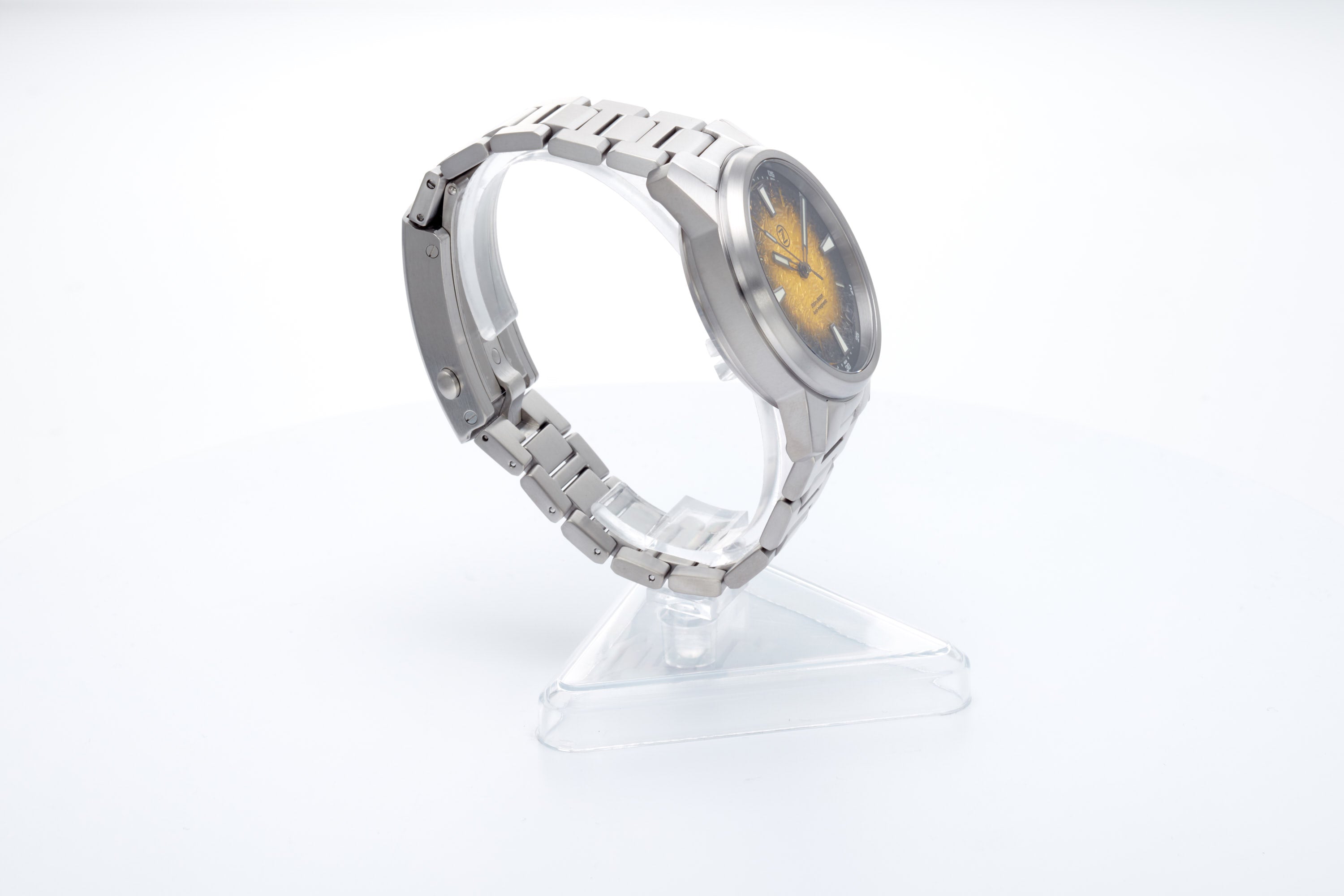 Aurora Field 42mm Ti 'Hammered Yellow'
