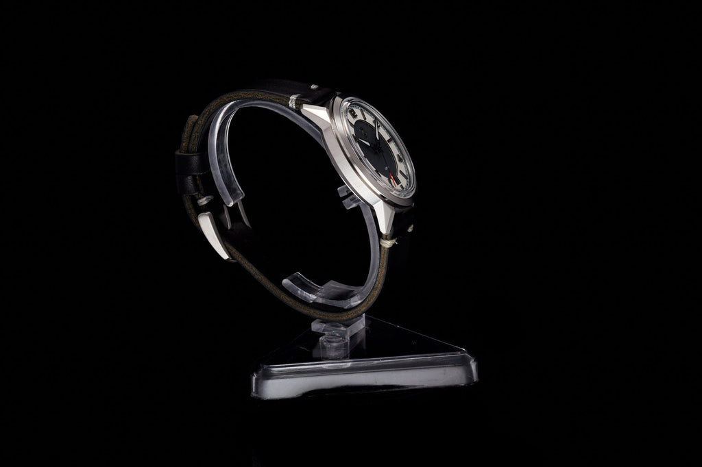 Comet 39mm 'Tuxedo'