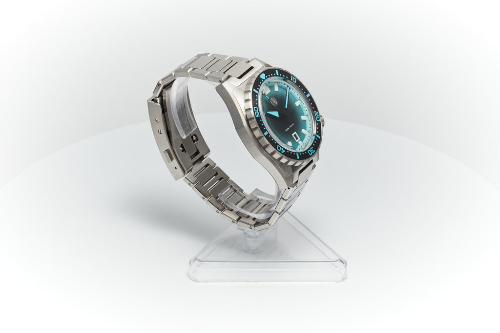 Thresher 44mm 'Azure'