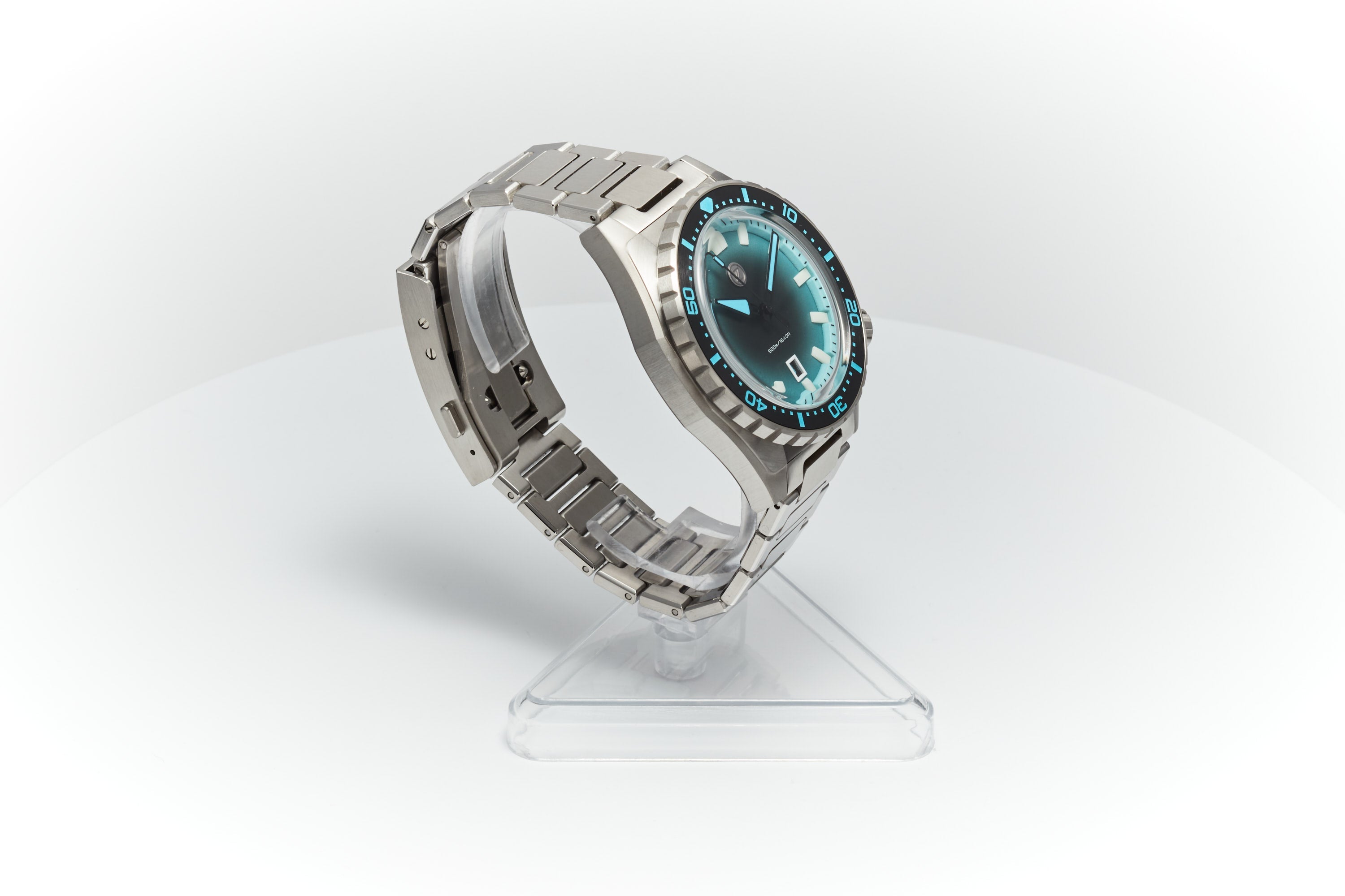 Thresher 44mm 'Azure'