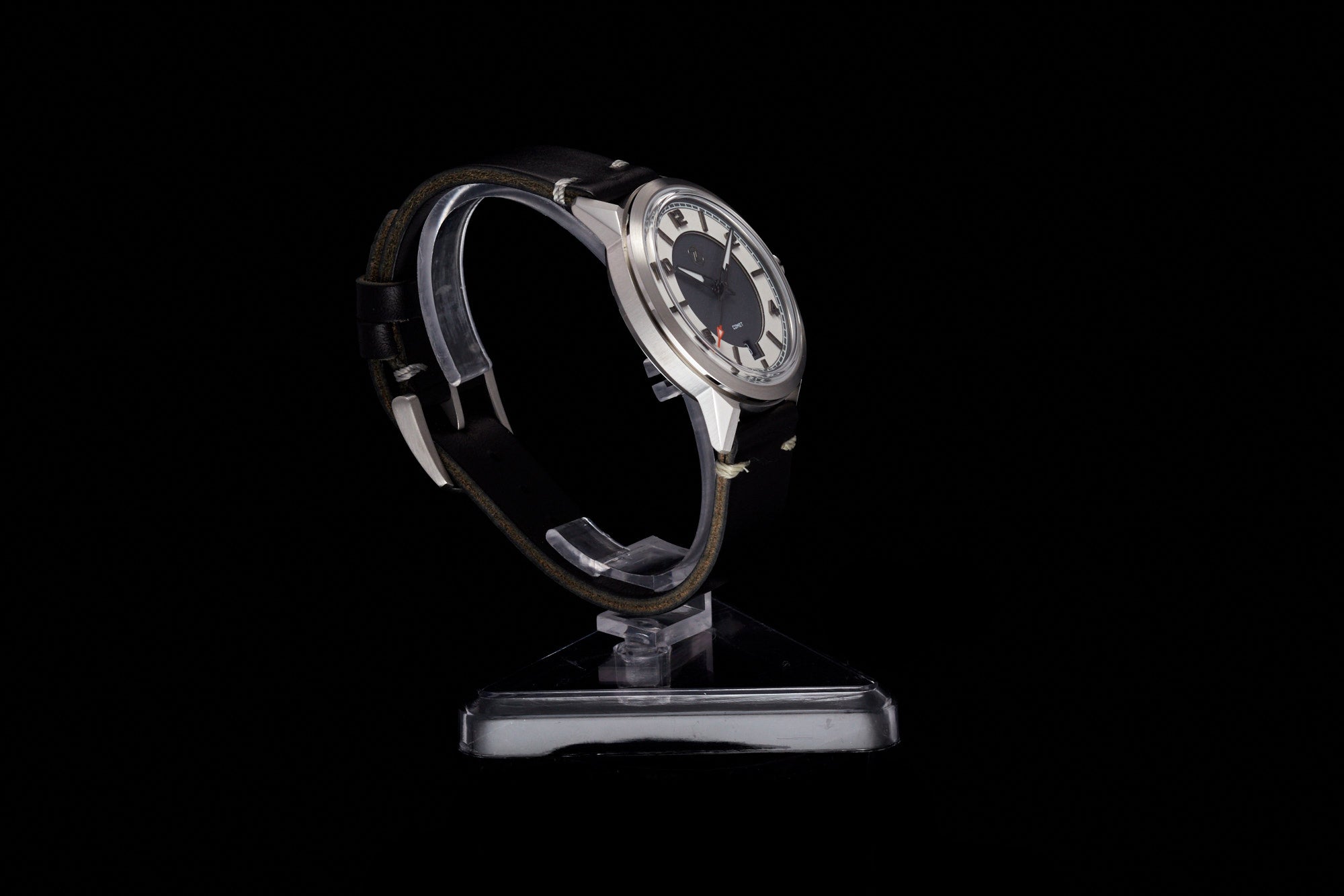 Comet 39mm 'Tuxedo'