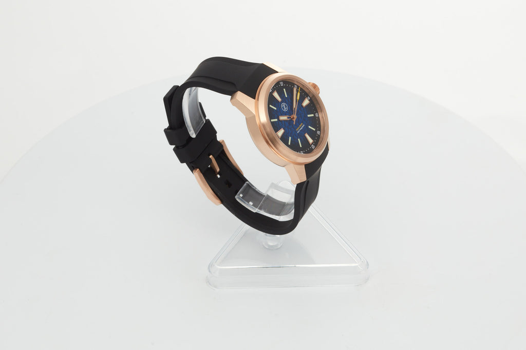 Aurora Field 38mm Br 'Hammered Blue'