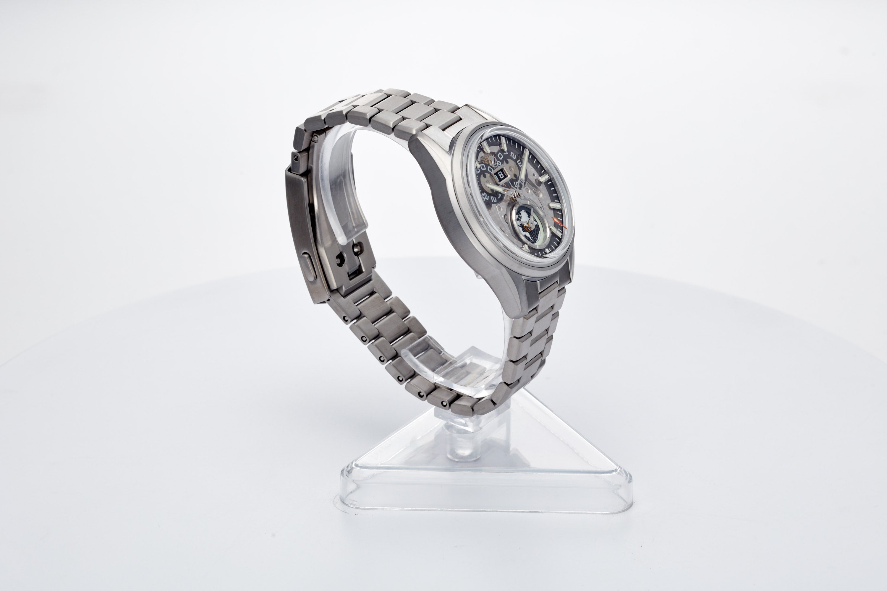 Spearfish Dual Time Ti 'Spark'