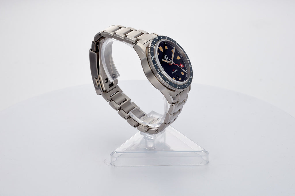 Mako 300m GMT 'Vintage Black'