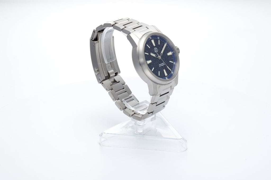 Aurora Field 42mm Ti 'Aventurine'
