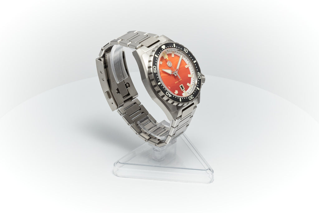 Thresher 44mm 'Agate'