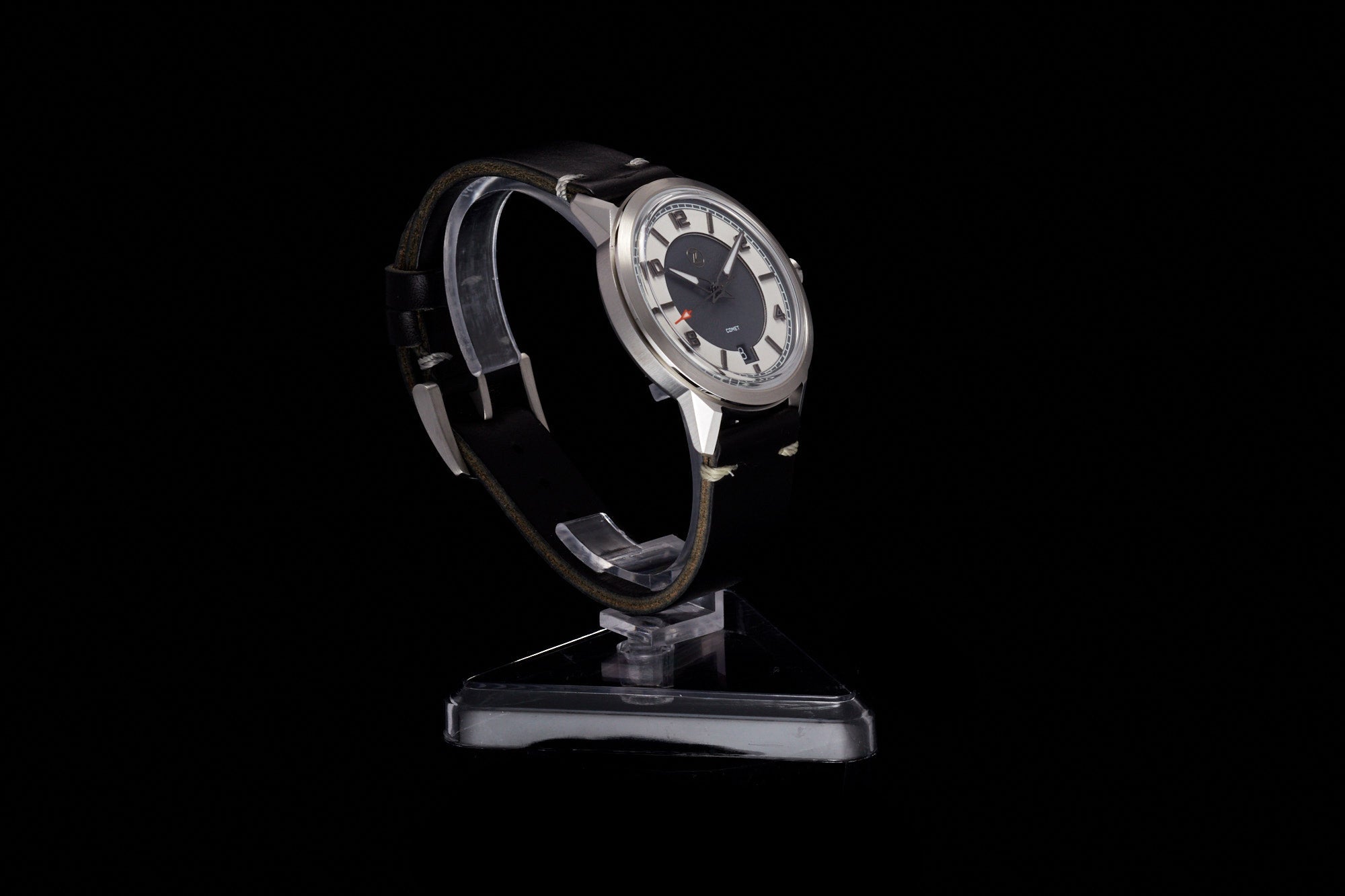 Comet 39mm 'Tuxedo'