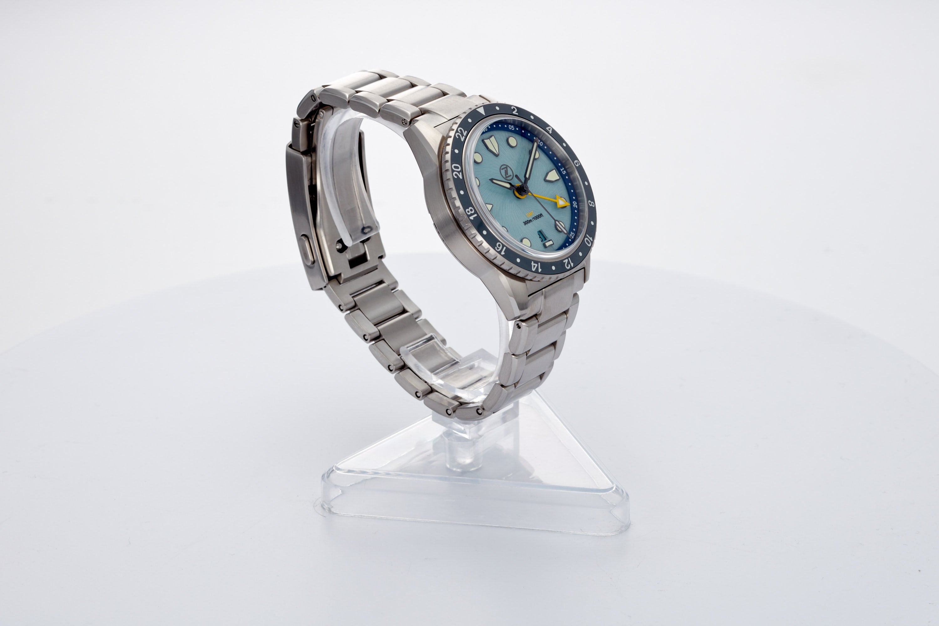 Mako 300m GMT 'Sky Blue'