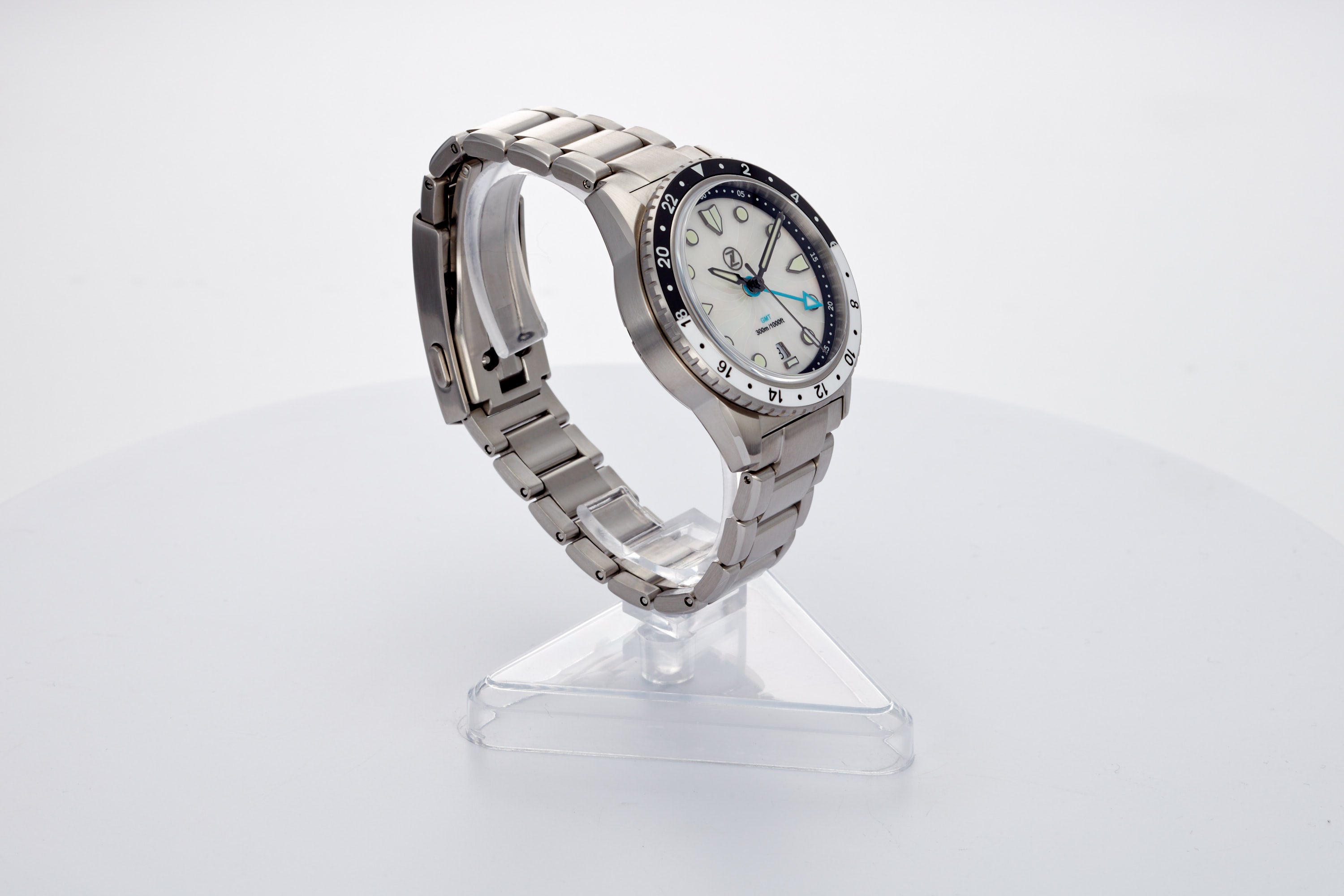 Mako 300m GMT MOP