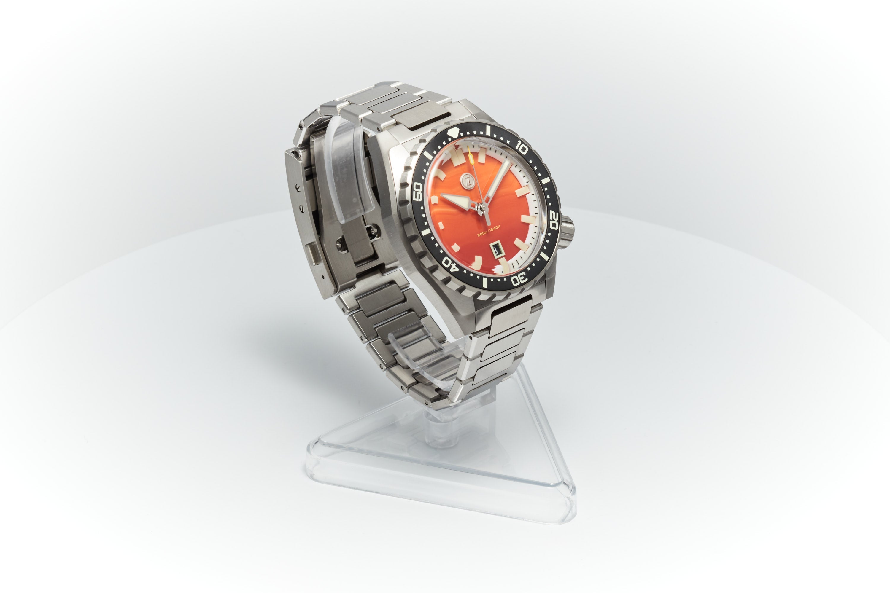 Thresher 44mm 'Agate'