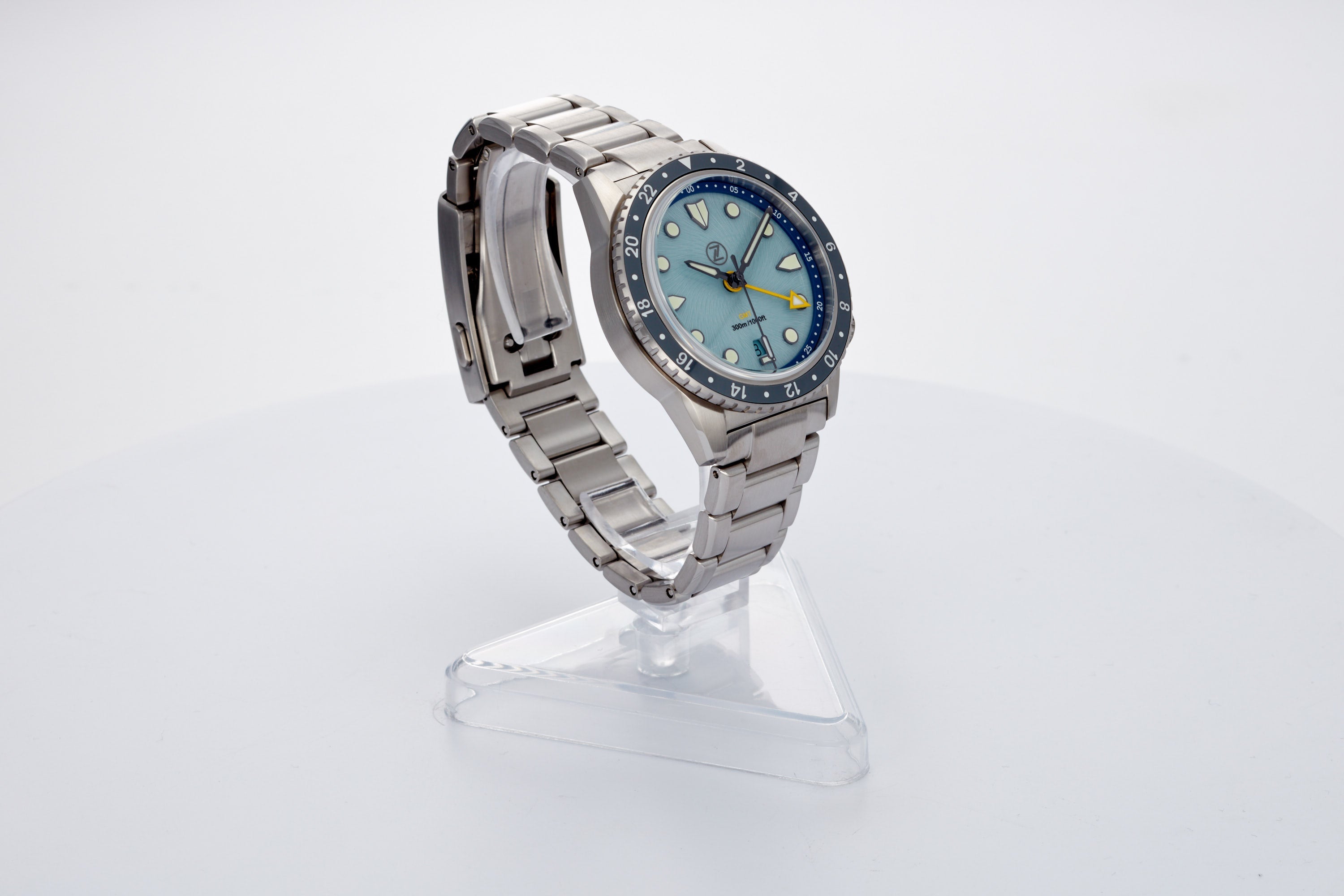 Mako 300m GMT 'Sky Blue'