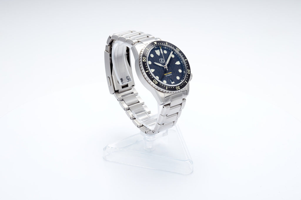 Mako 300m Diver 'Raindrop Carbon'