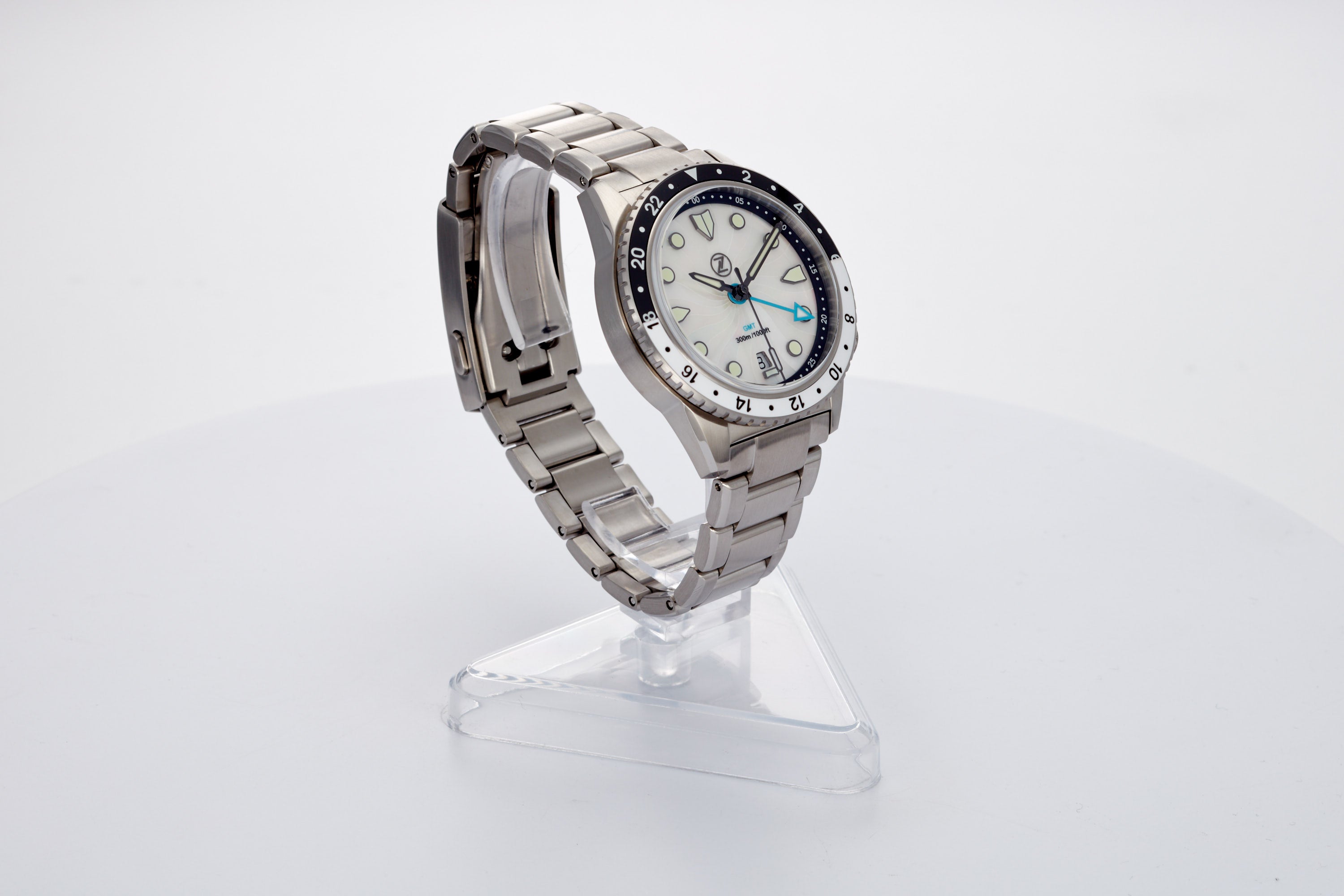 Mako 300m GMT MOP