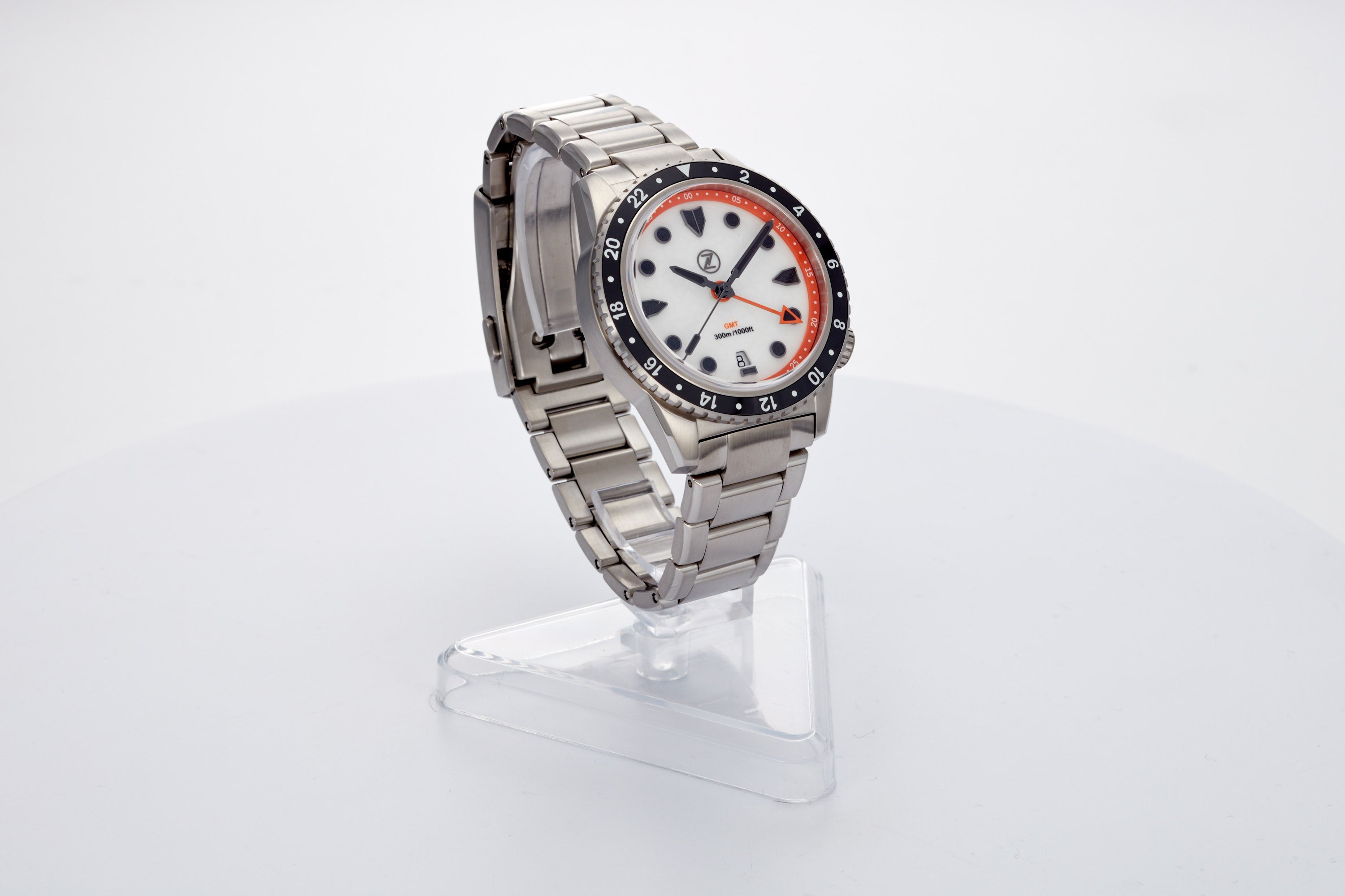 Mako 300m GMT 'Cracked Ice'