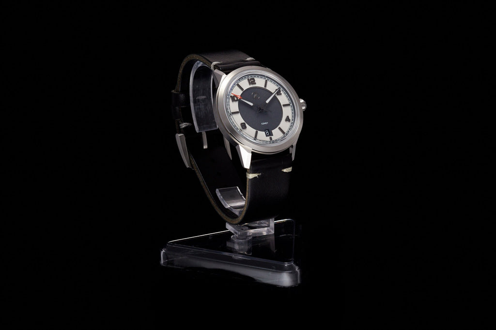Comet 39mm 'Tuxedo'